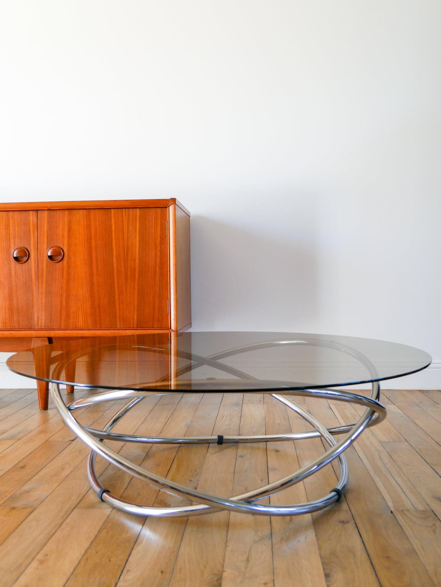 Table basse ronde en chrome et verre fumé par Miniforms "Swirl", Made in Italy, Design Space Age, 1970