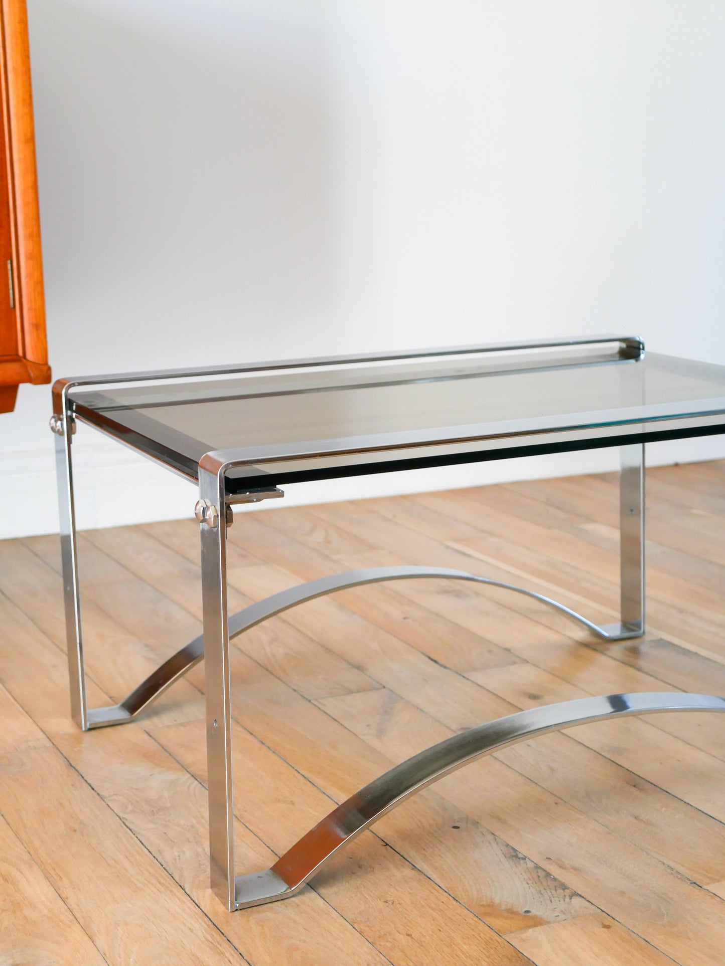 Table basse rectangulaire en chrome et verre fumé, pieds arqués, Space Age, Design, 1970