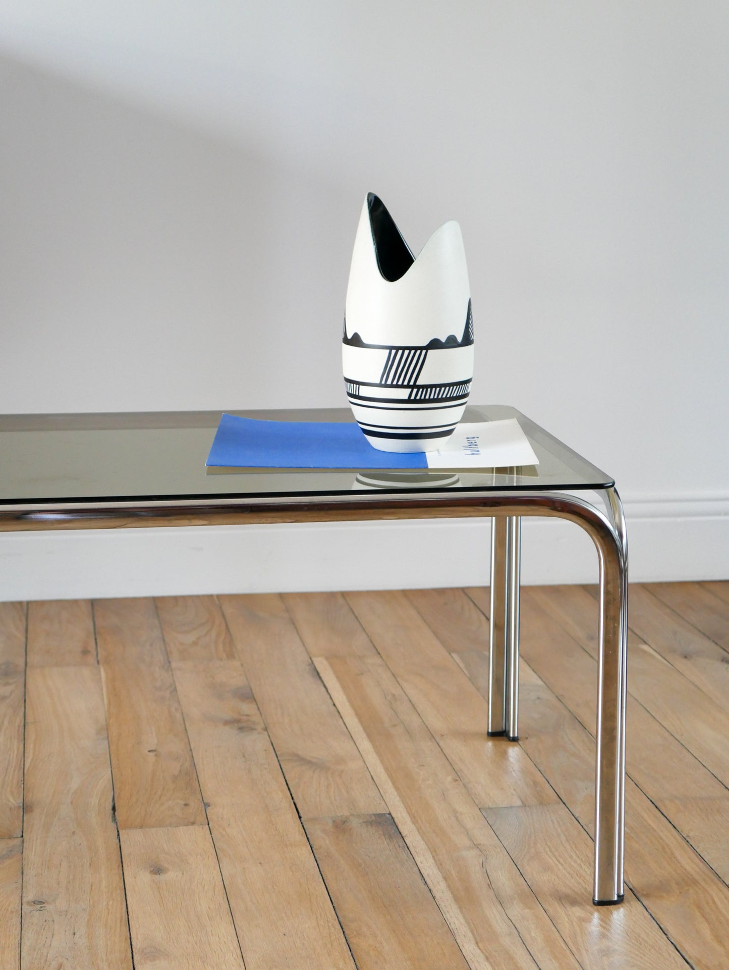 Table basse rectangulaire en chrome et verre fumé, pieds tubulaires, Design,1970