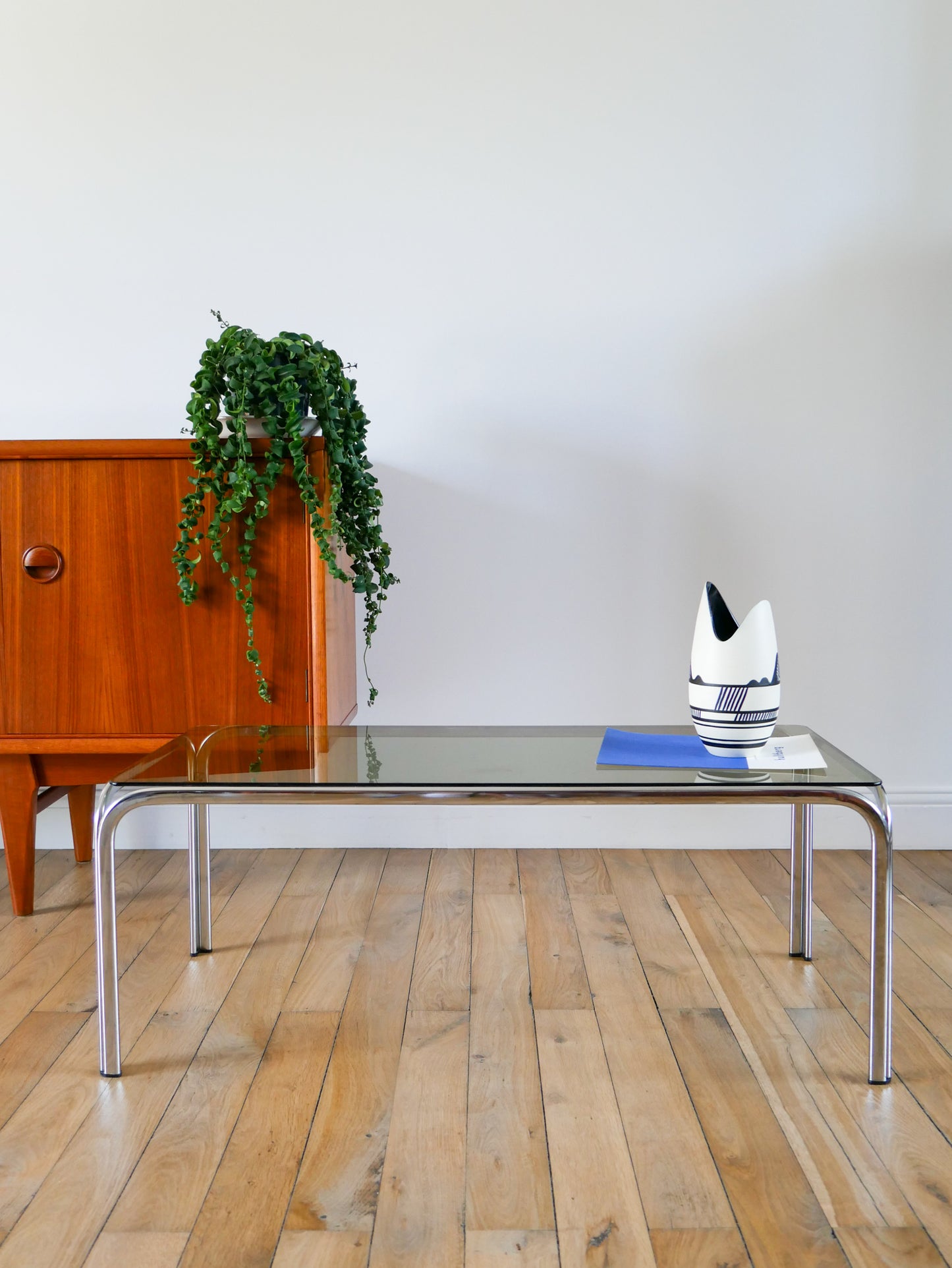 Table basse rectangulaire en chrome et verre fumé, pieds tubulaires, Design,1970