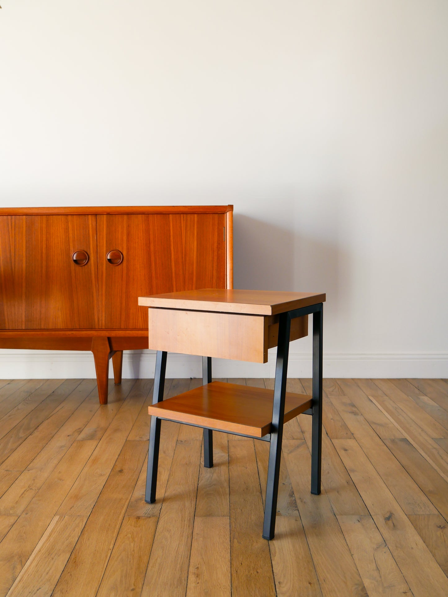 Paire de tables de nuit Moderniste en formica et fer noir, Made in Germany, 1970