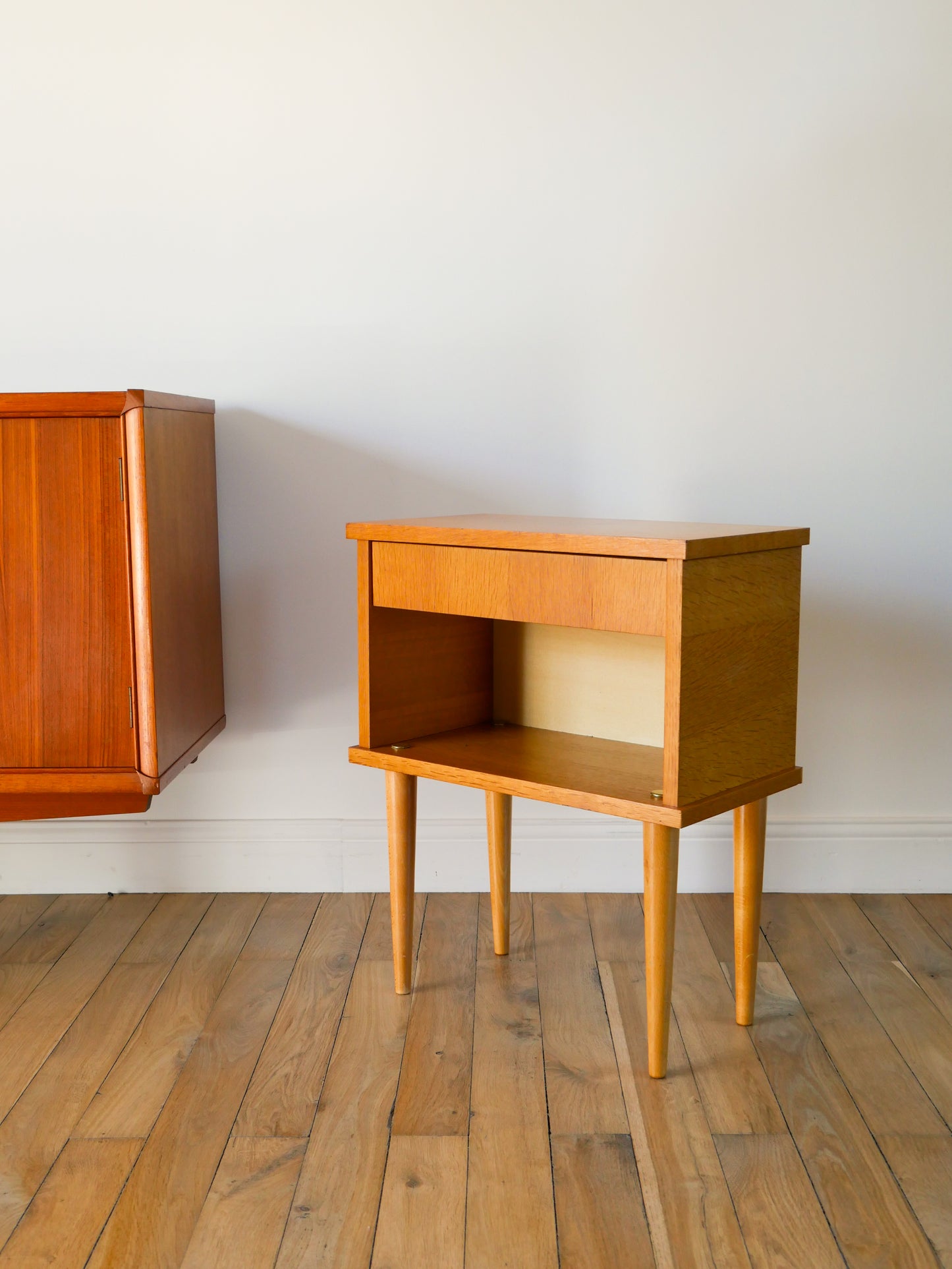 Table de nuit scandinave en placage Chêne, 1950