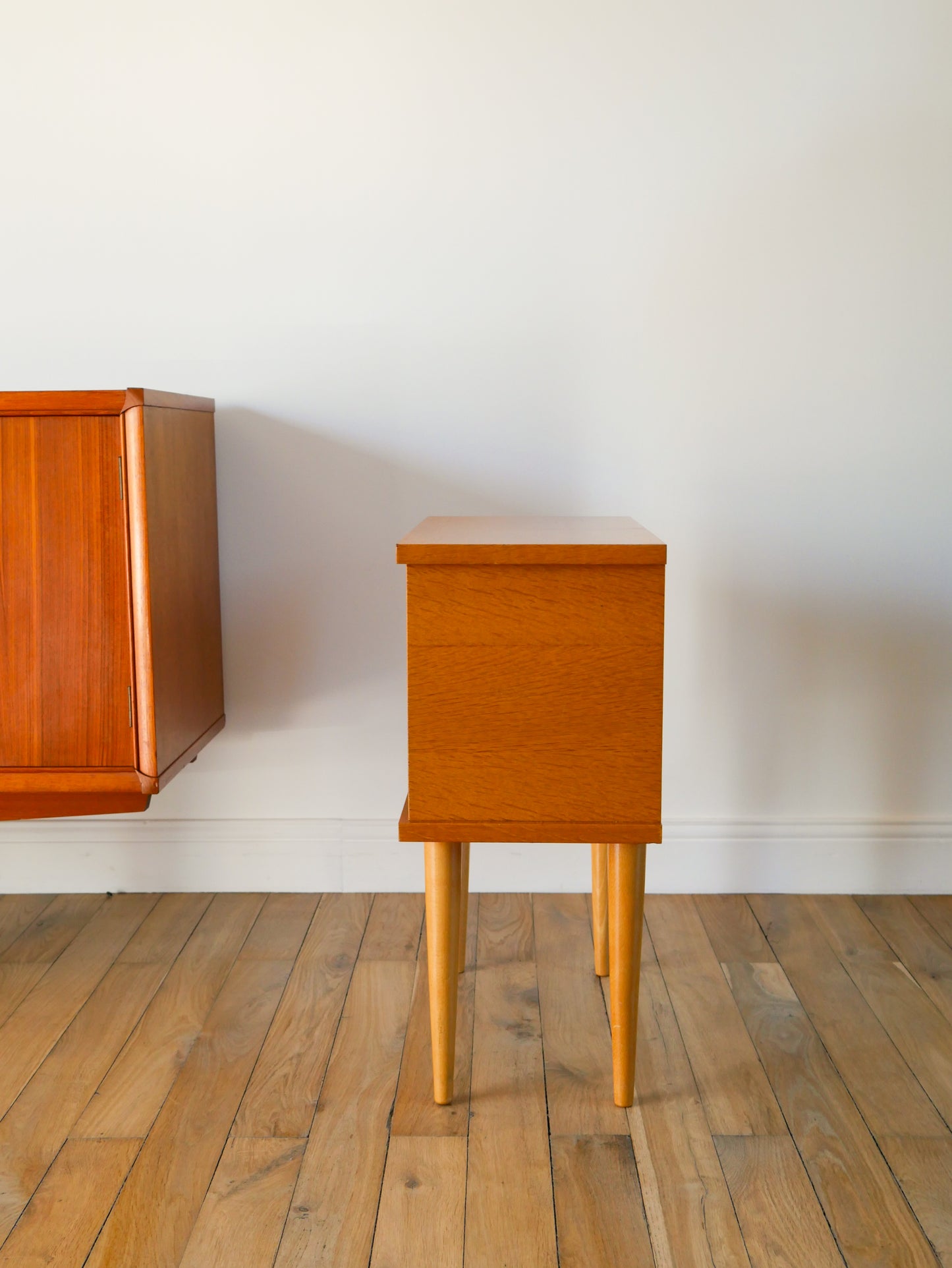 Table de nuit scandinave en placage Chêne, 1950