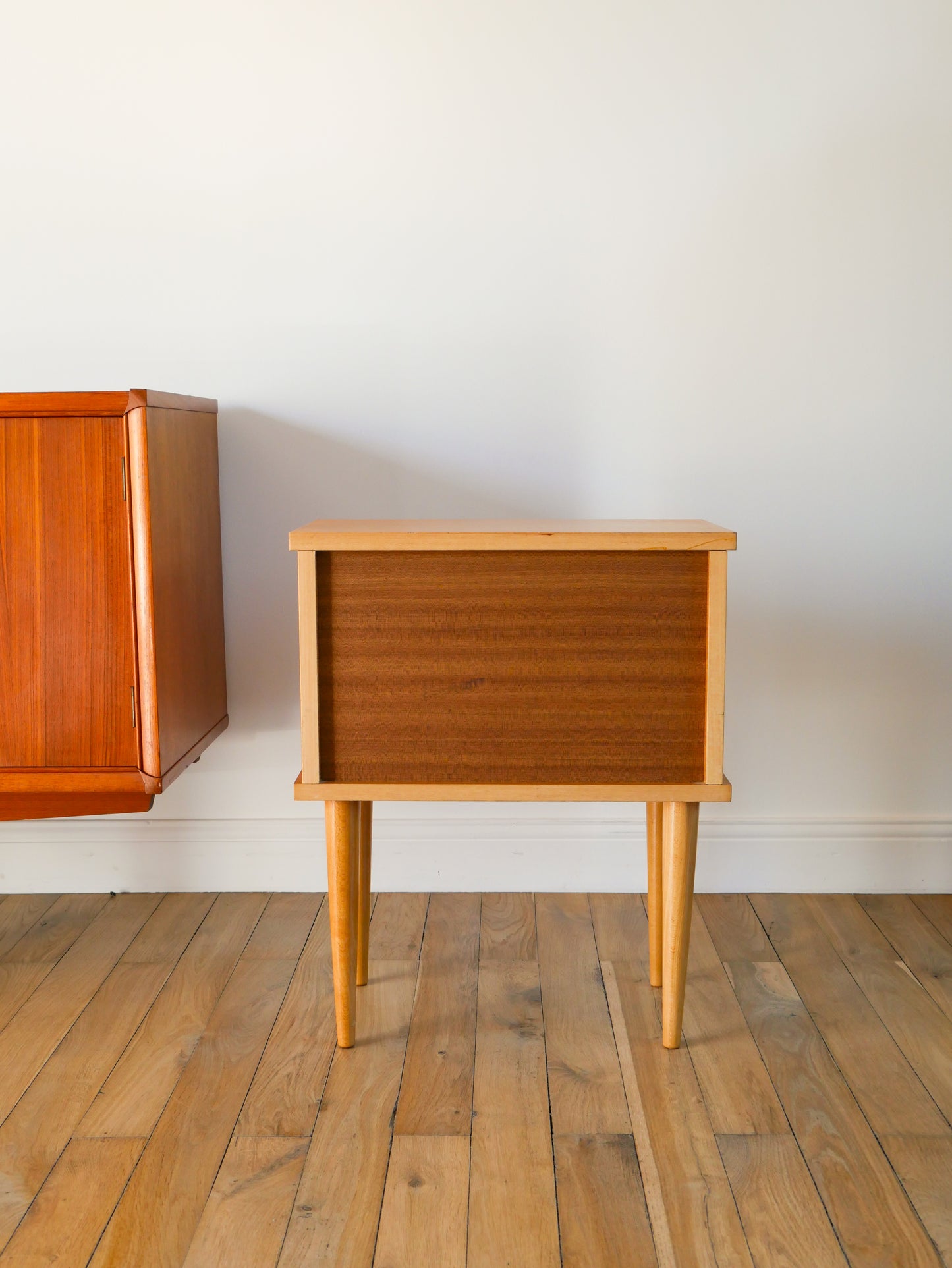 Table de nuit scandinave en placage Chêne, 1950