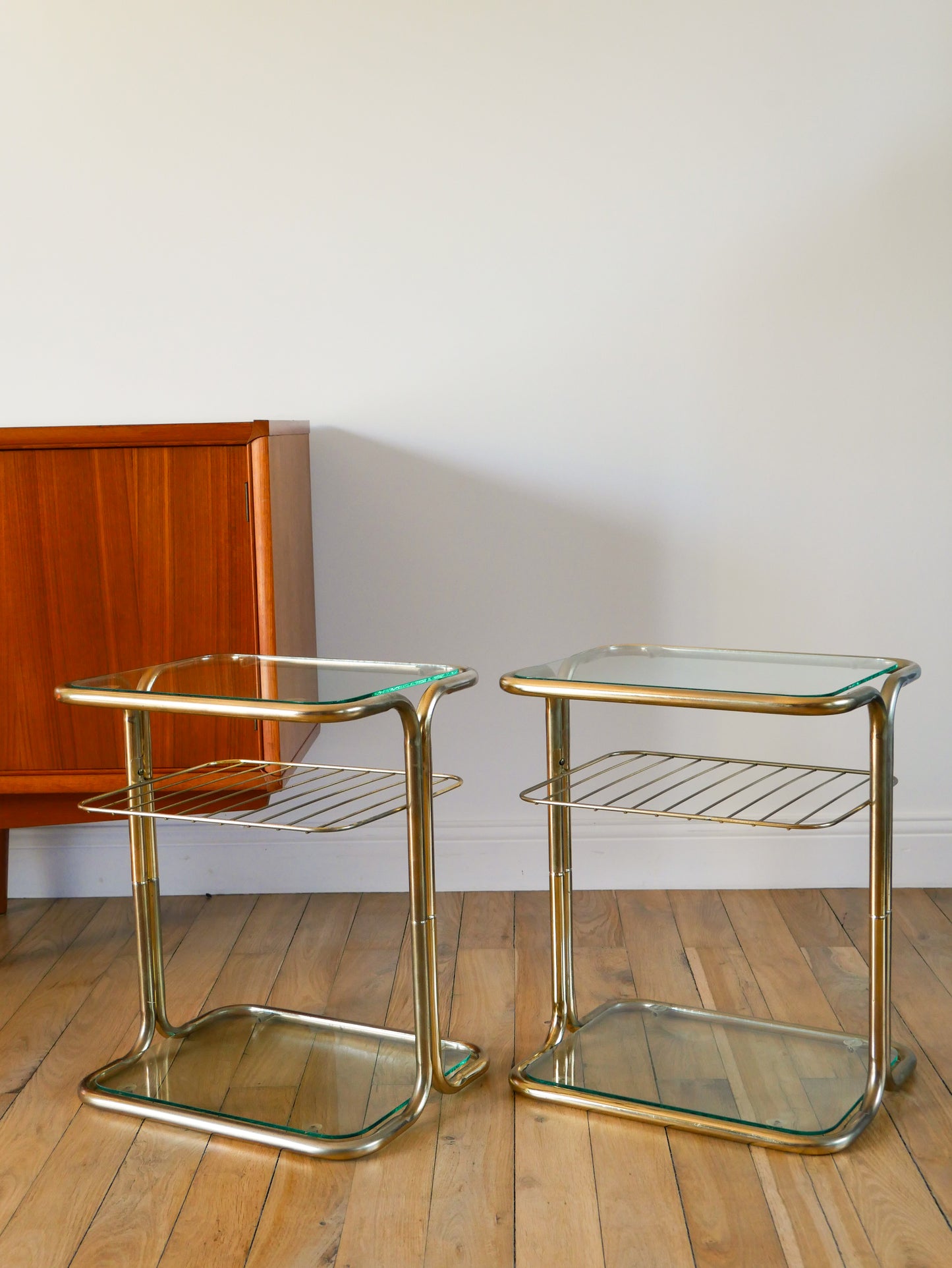 Table d'appoint tubulaire en verre fumé et chrome, double étage, Design, 1970