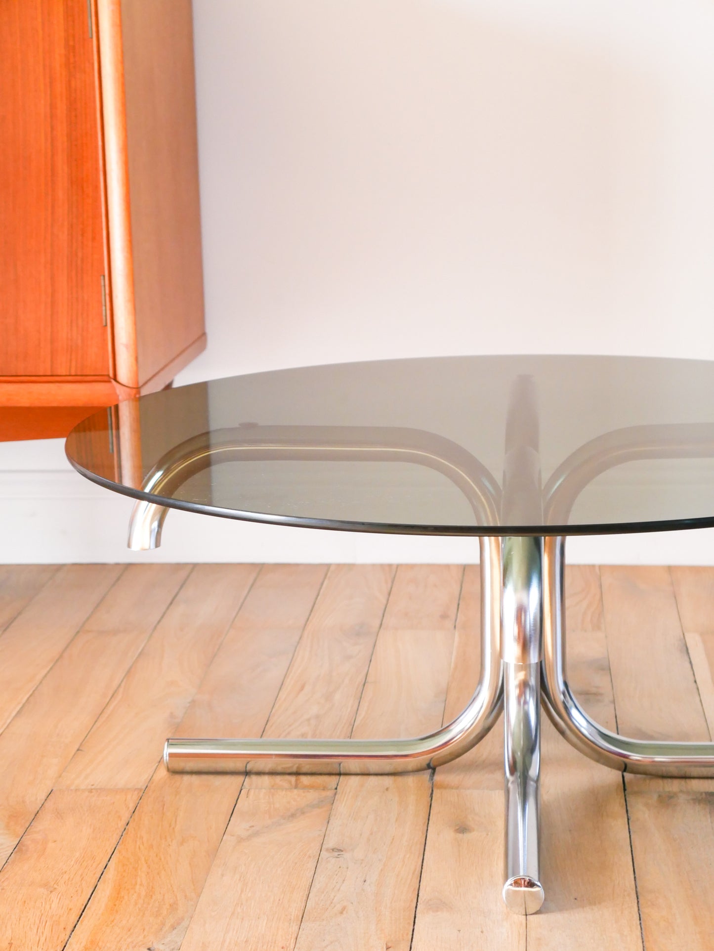 Table basse tubulaire ronde en verre et chrome, piètements étoile, Design, 1970