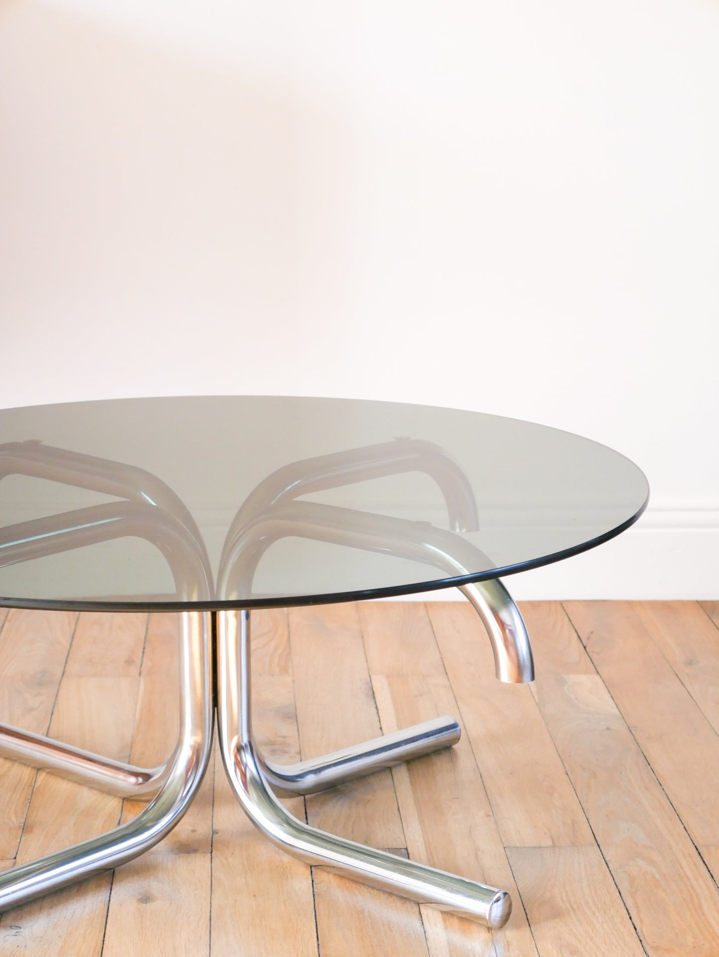 Table basse tubulaire ronde en verre et chrome, piètements étoile, Design, 1970