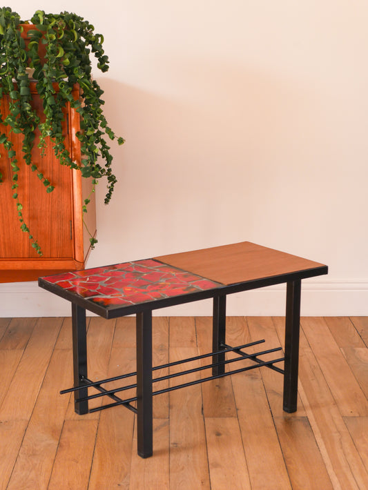 Table basse en céramique, fer noir et céramique, Rouge, Design, 1970