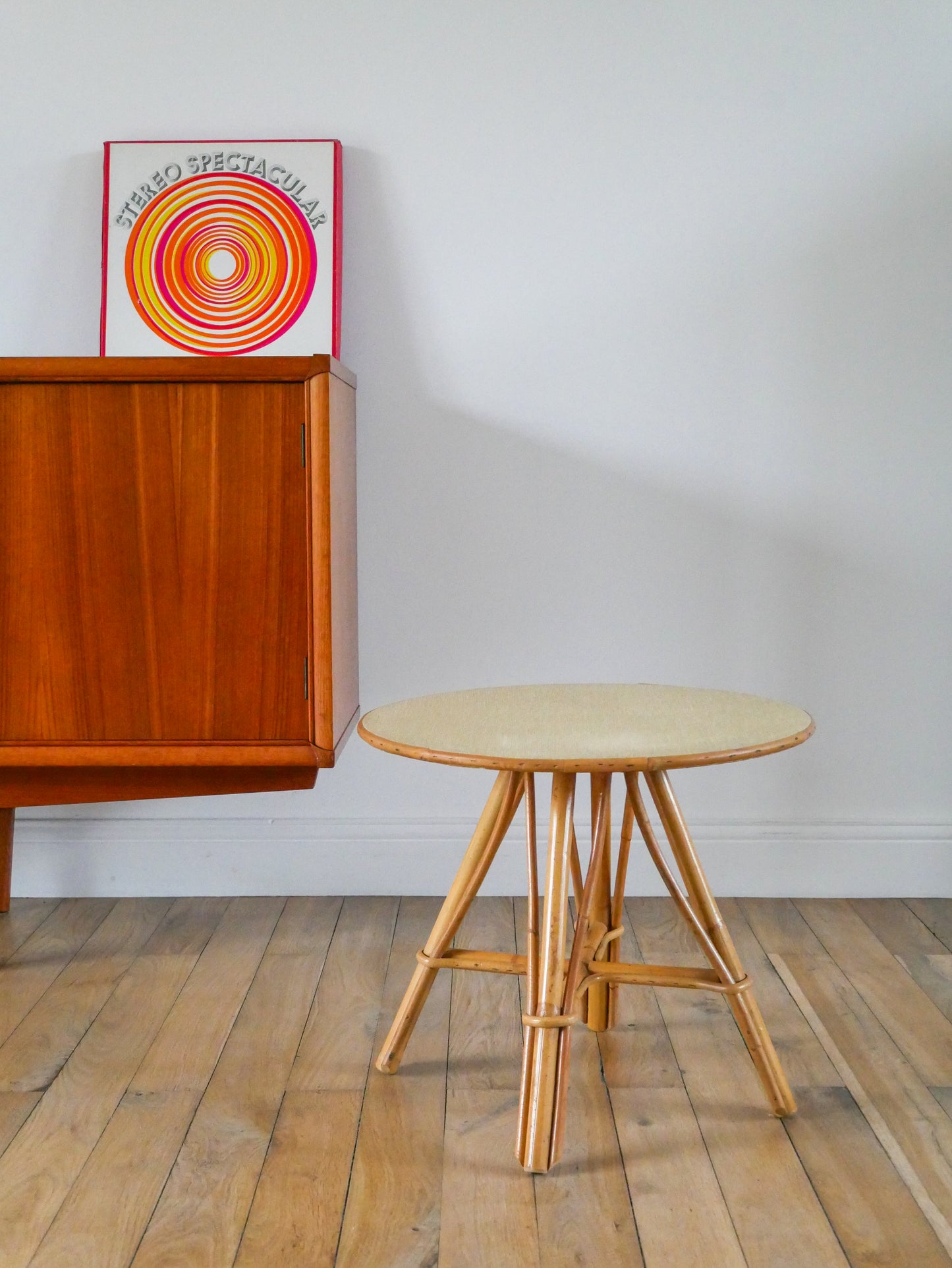 Petite table basse ronde en rotin et bambou, 1960