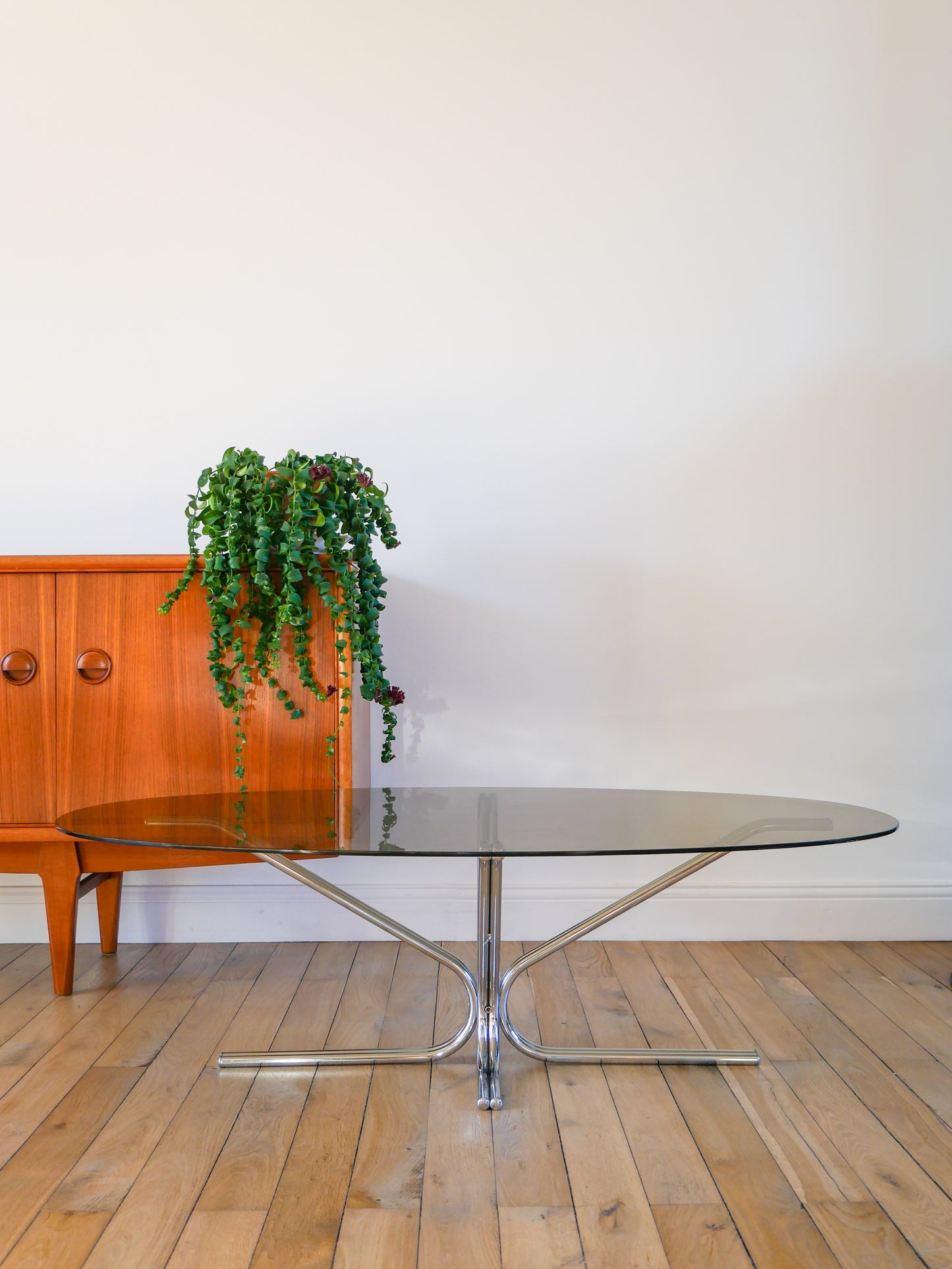 Table basse ovale pieds tubulaires en étoile, Design, 1970