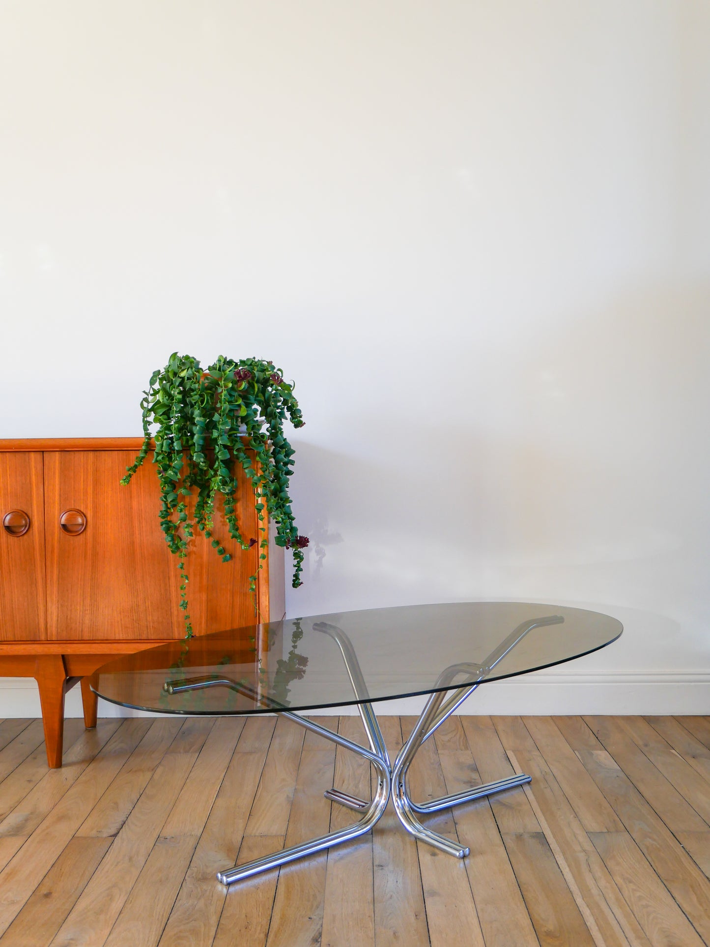 Table basse ovale pieds tubulaires en étoile, Design, 1970