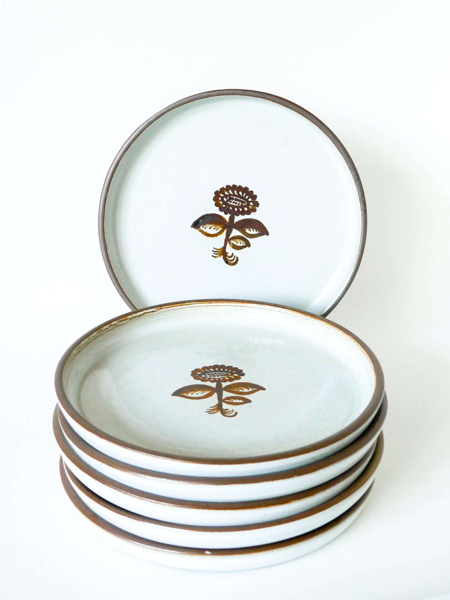 Lot de 6 assiettes plates en grès émaillé fleurs 1970