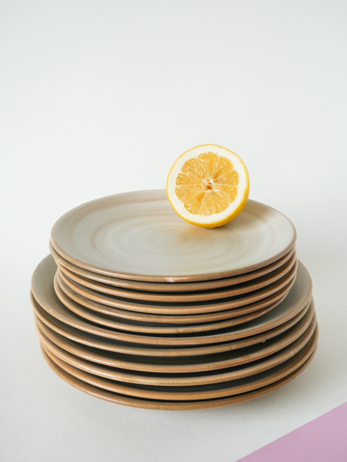 Lot de 6 assiettes plates en grès Niderviller, 1960