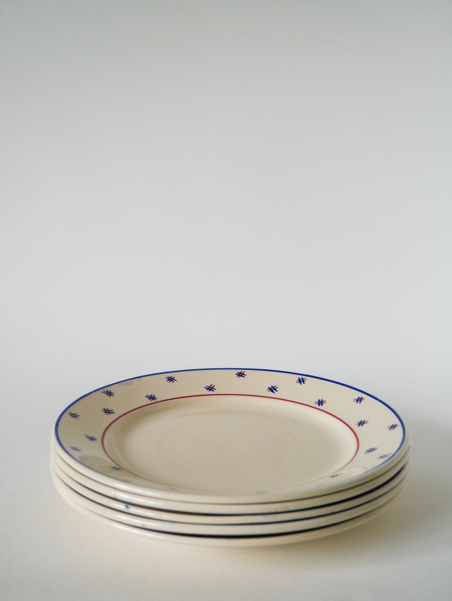 Lot de 5 assiettes plates, Lunéville modèle E Pierrée, 1940