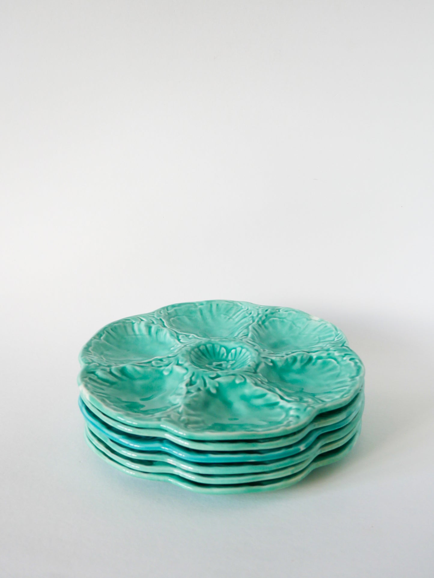 Ensemble de 6 assiettes à huîtres en barbotine, Bleu Turquoise, Gien, 1970