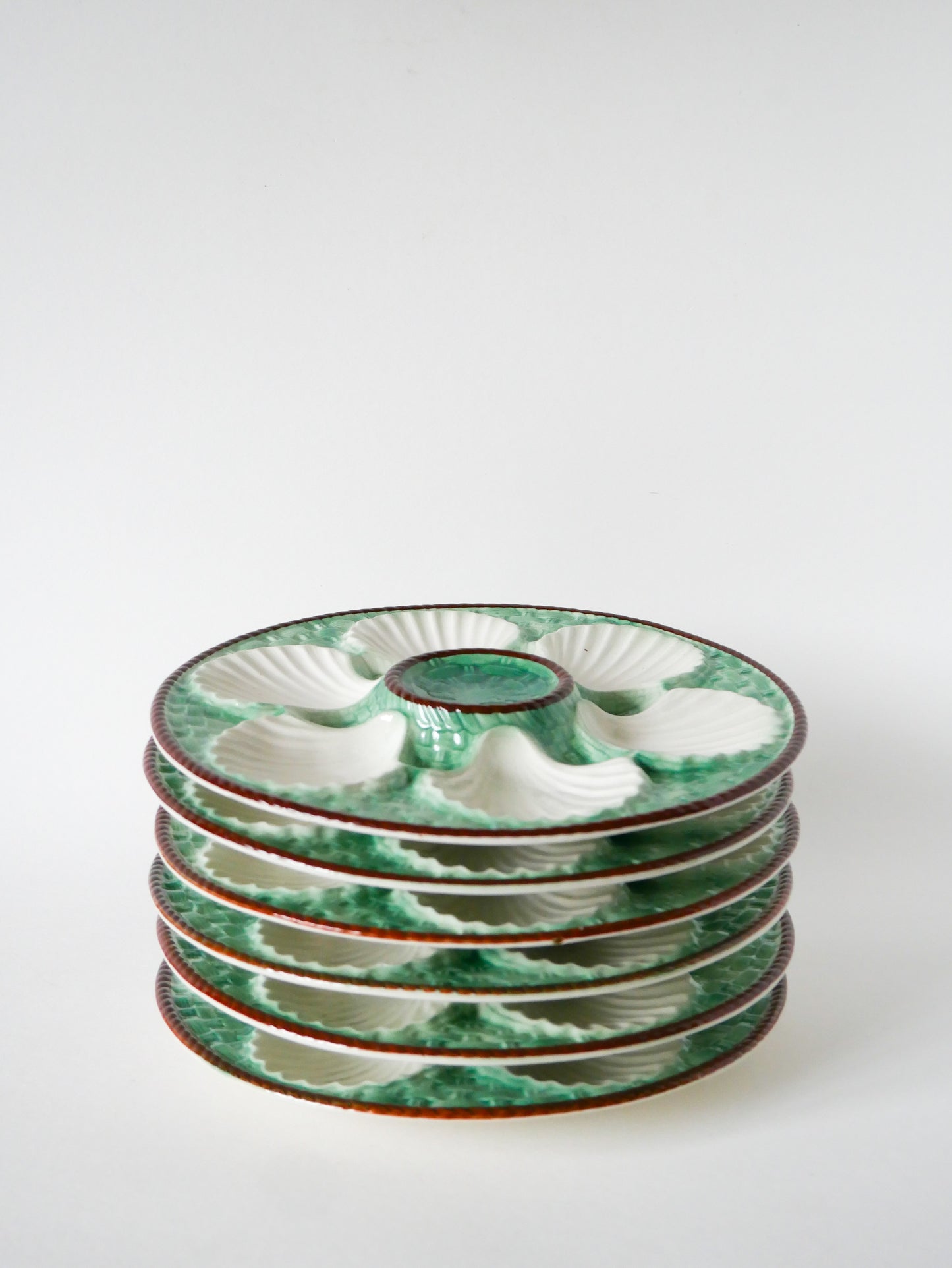 Ensemble de 6 assiettes à huîtres en barbotine tressée, Vert et Marron, 1970