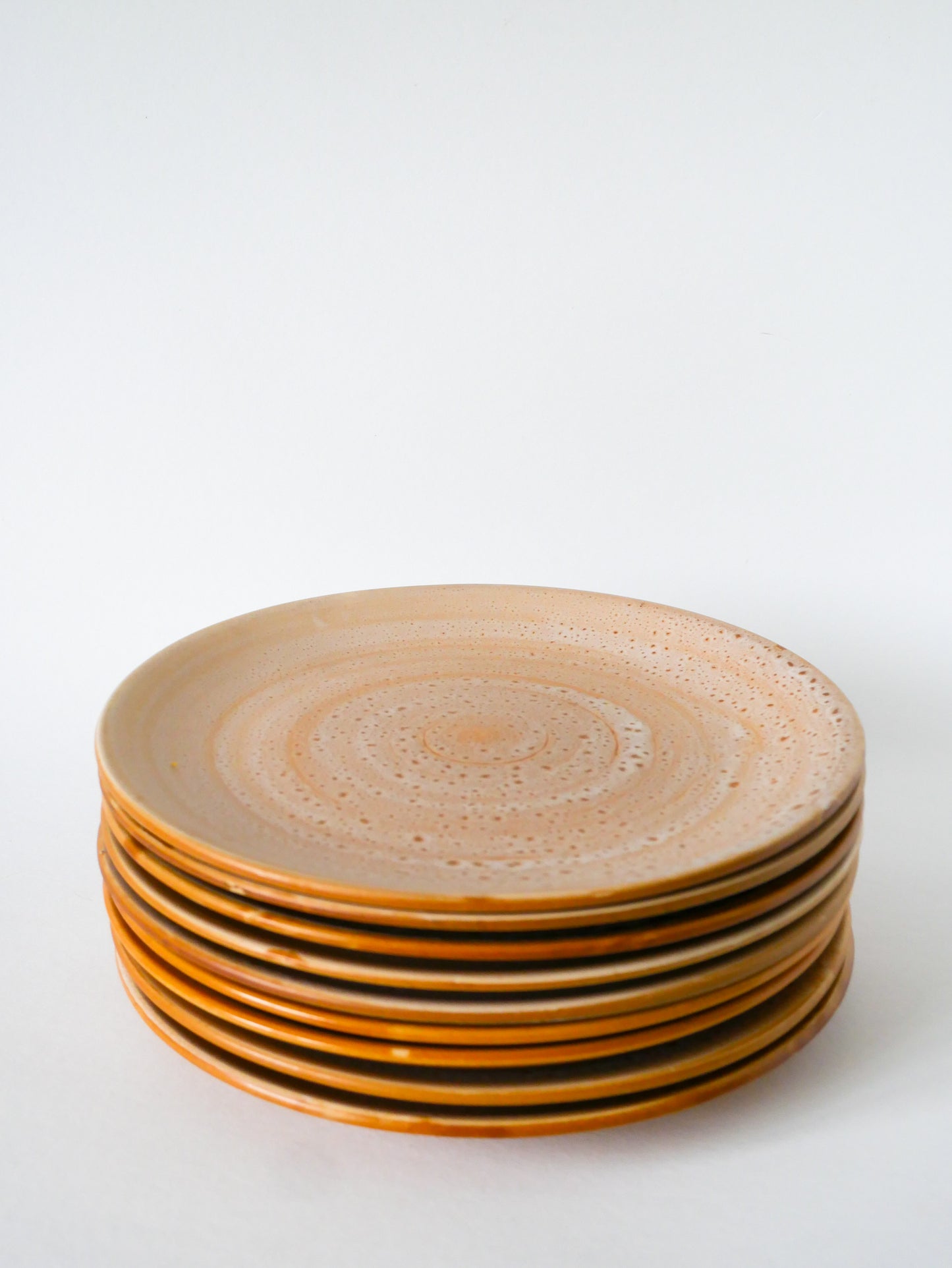 Lot de 9 assiettes plates en grès, émail au Sel, Niderviller modèle "Fauve", Made in France, 1970