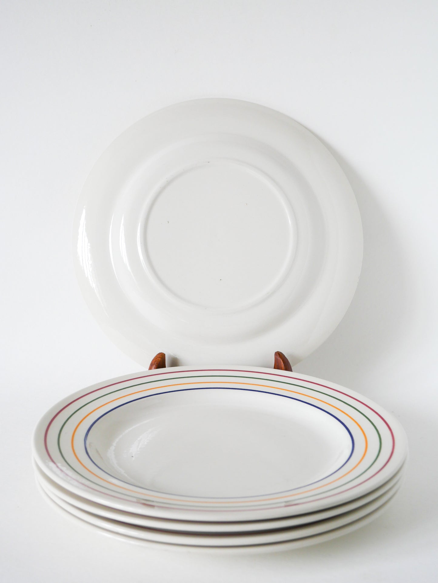 Lot de 5 assiettes plates, Liserés Multicolores, Design, 1960