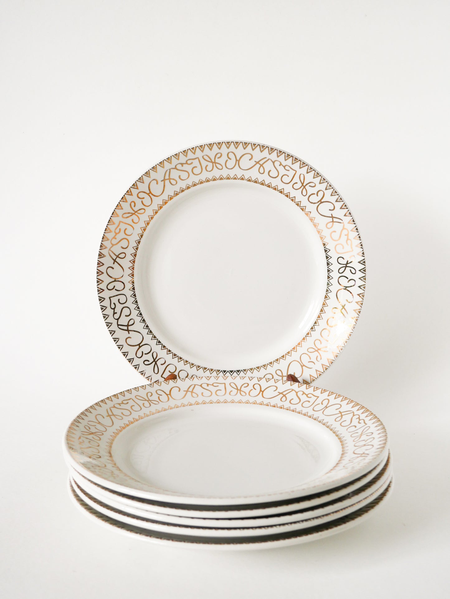 Lot de 6 assiettes plates Digoin Sarreguemines, Alphabet Casino, Blanc et doré, 1960