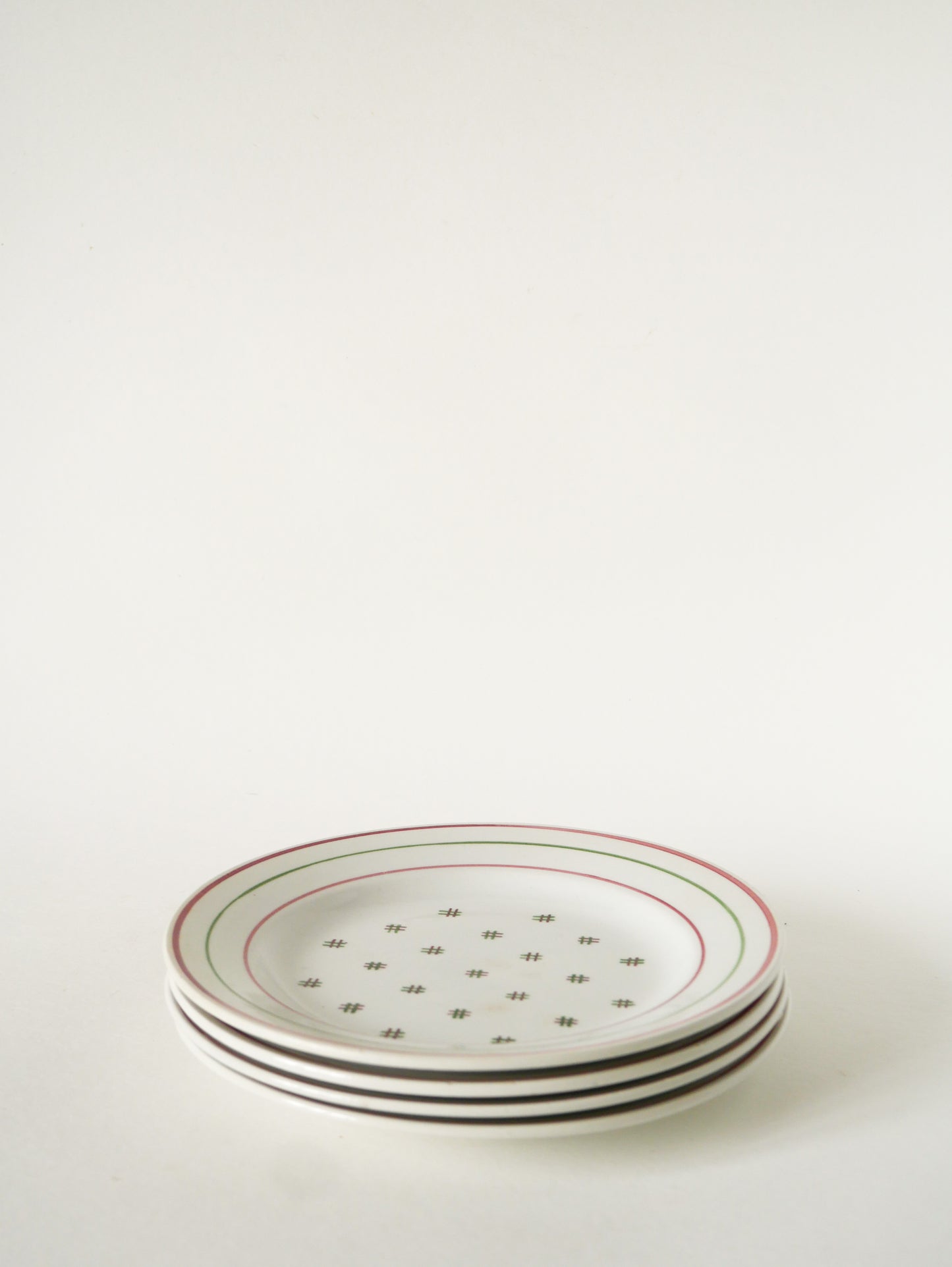 Lot de 4 assiettes à dessert Lunéville, Liserés et motifs, Design, 1960