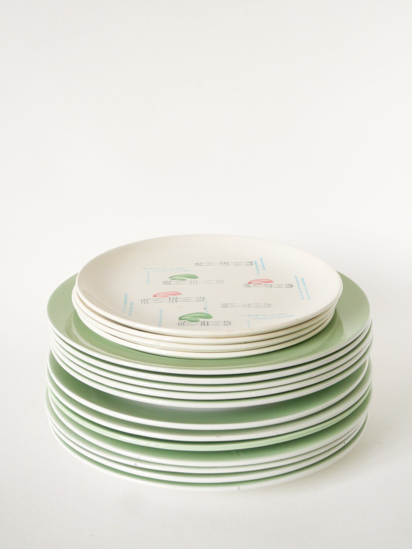 Lot de 4 assiettes à dessert Gien, motifs abstraits, Vert et Rose, 1960