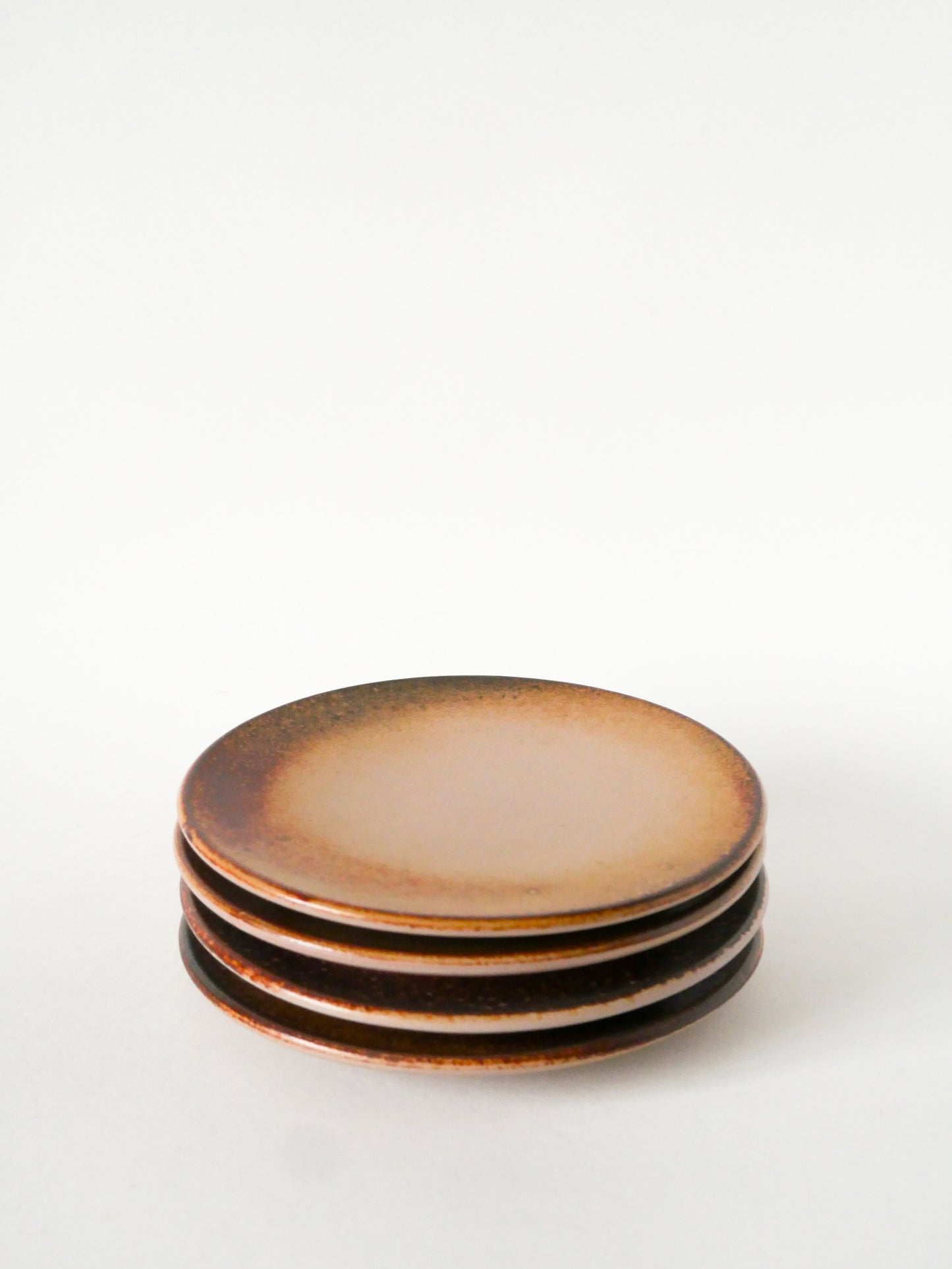 Lot de 4 assiettes à dessert en grès, Design, 1970