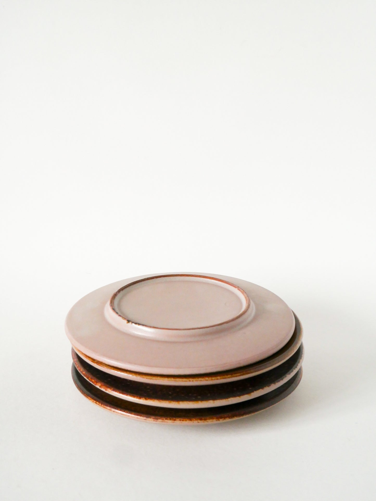 Lot de 4 assiettes à dessert en grès, Design, 1970