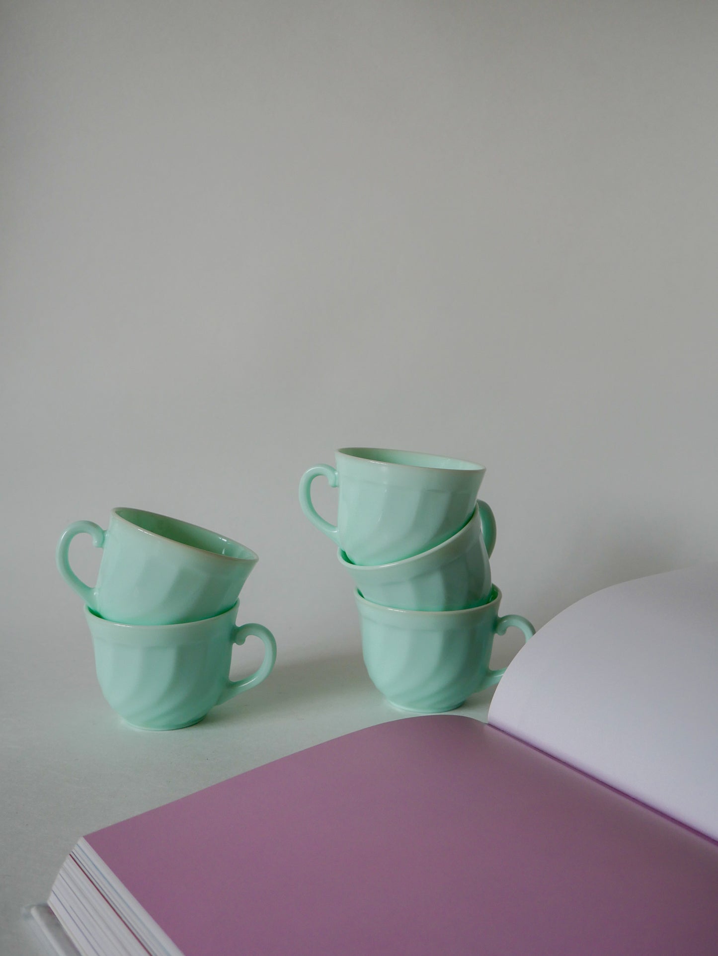 Lot de 5 tasses à café en vert Mint Arcopal 1970