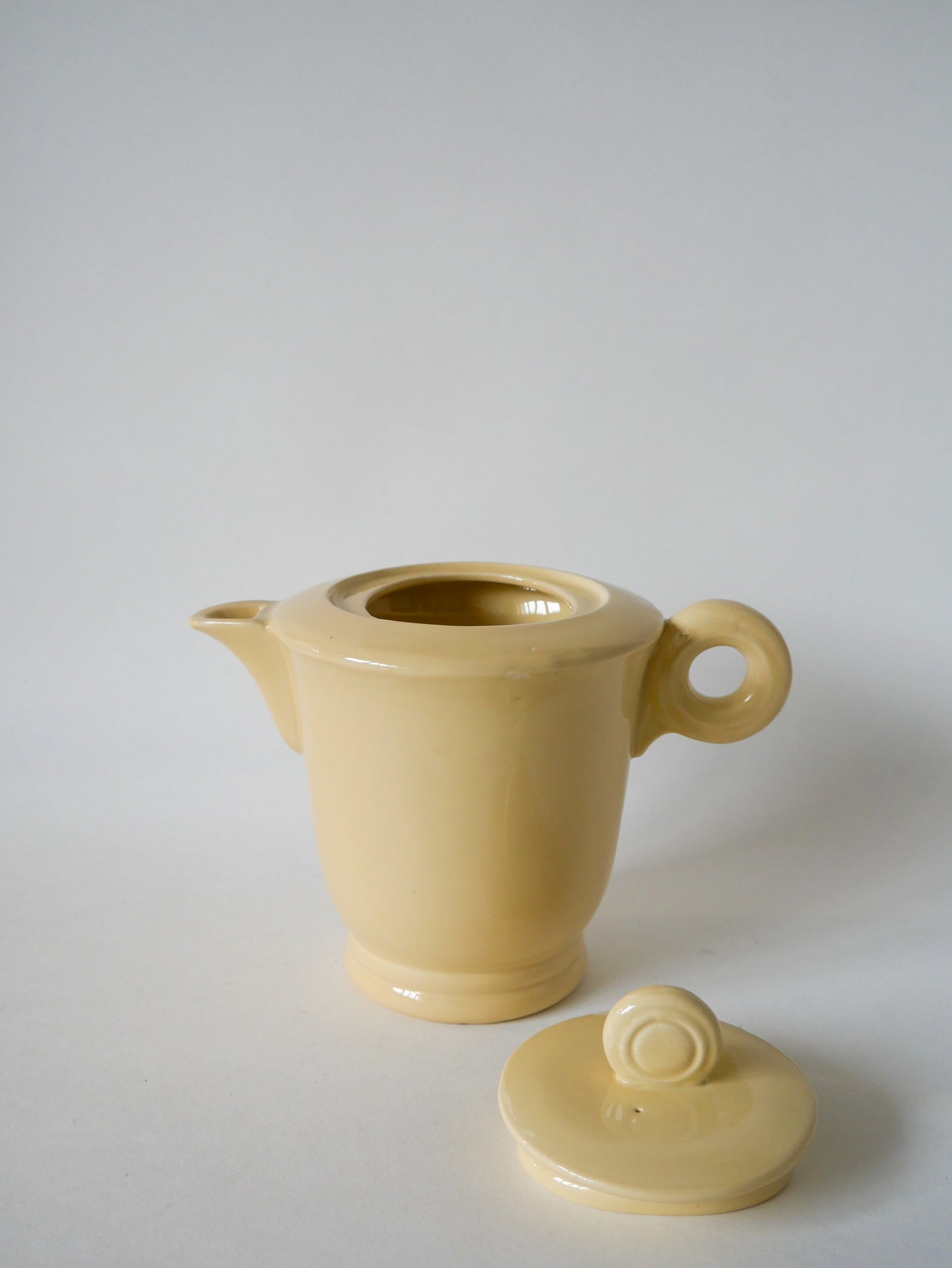 Service à thé composé d'une théière et de 8 tasses en céramique Digoin Sarreguemines crème Design 1950