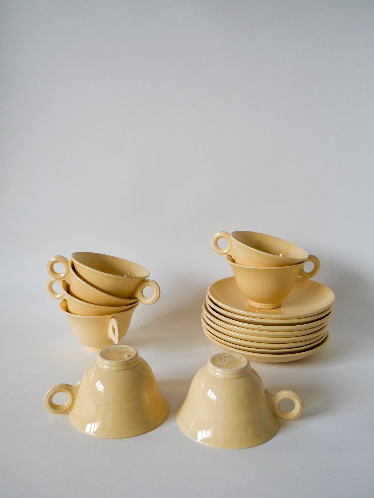 Service à thé composé d'une théière et de 8 tasses en céramique Digoin Sarreguemines crème Design 1950