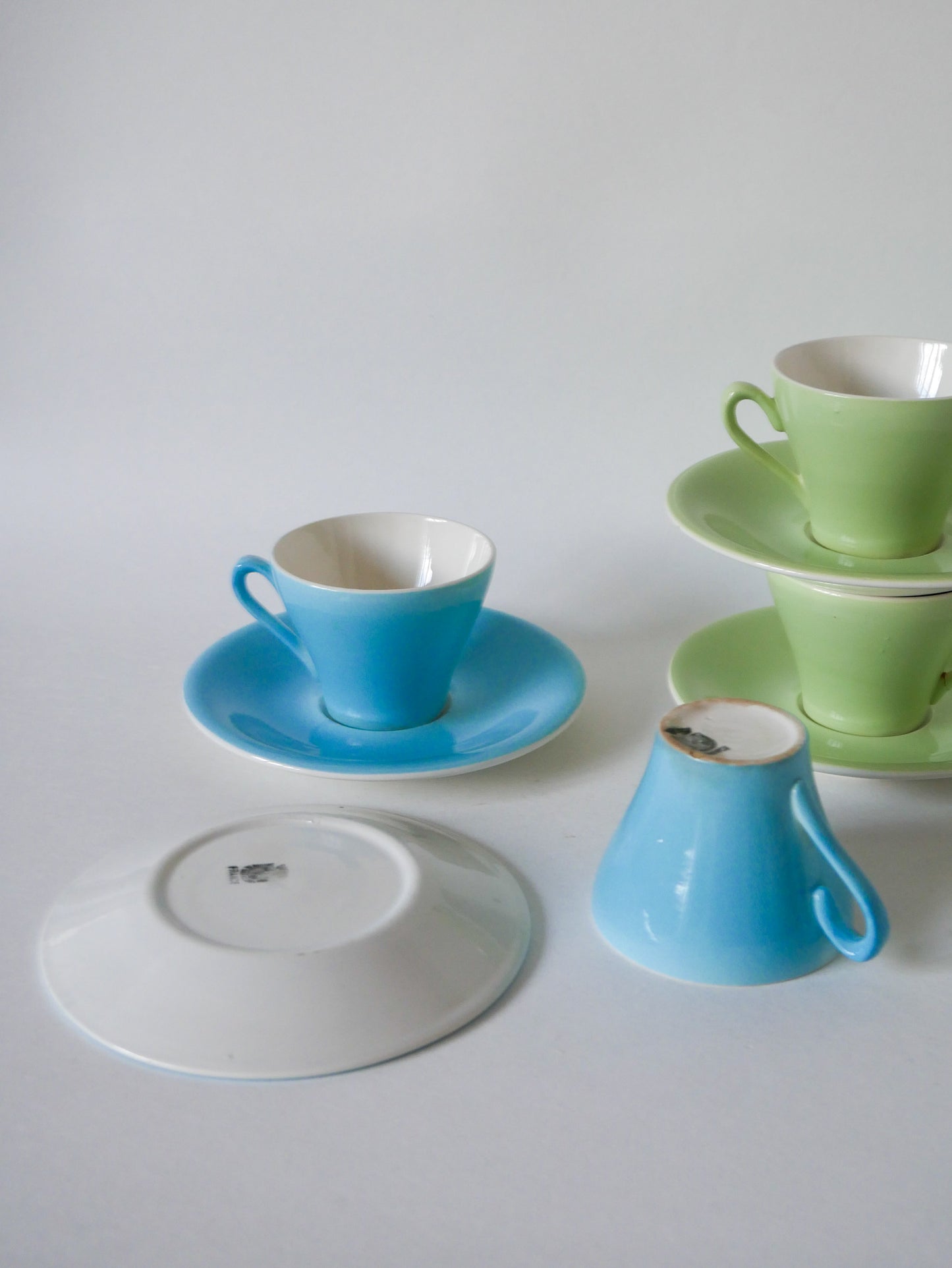 Lot de 4 tasses à café vert et bleu pastel 1950