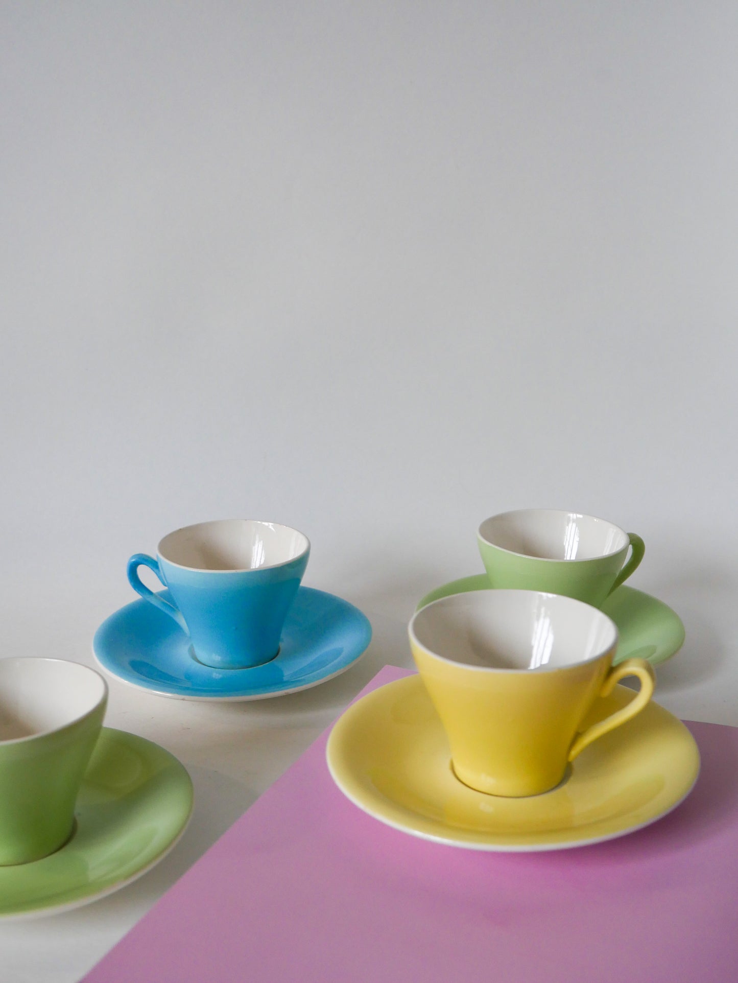 Lot de 4 tasses à café vert et bleu pastel 1950