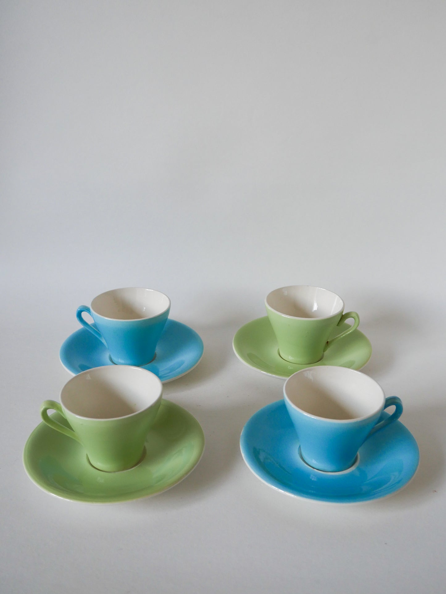 Lot de 4 tasses à café vert et bleu pastel 1950