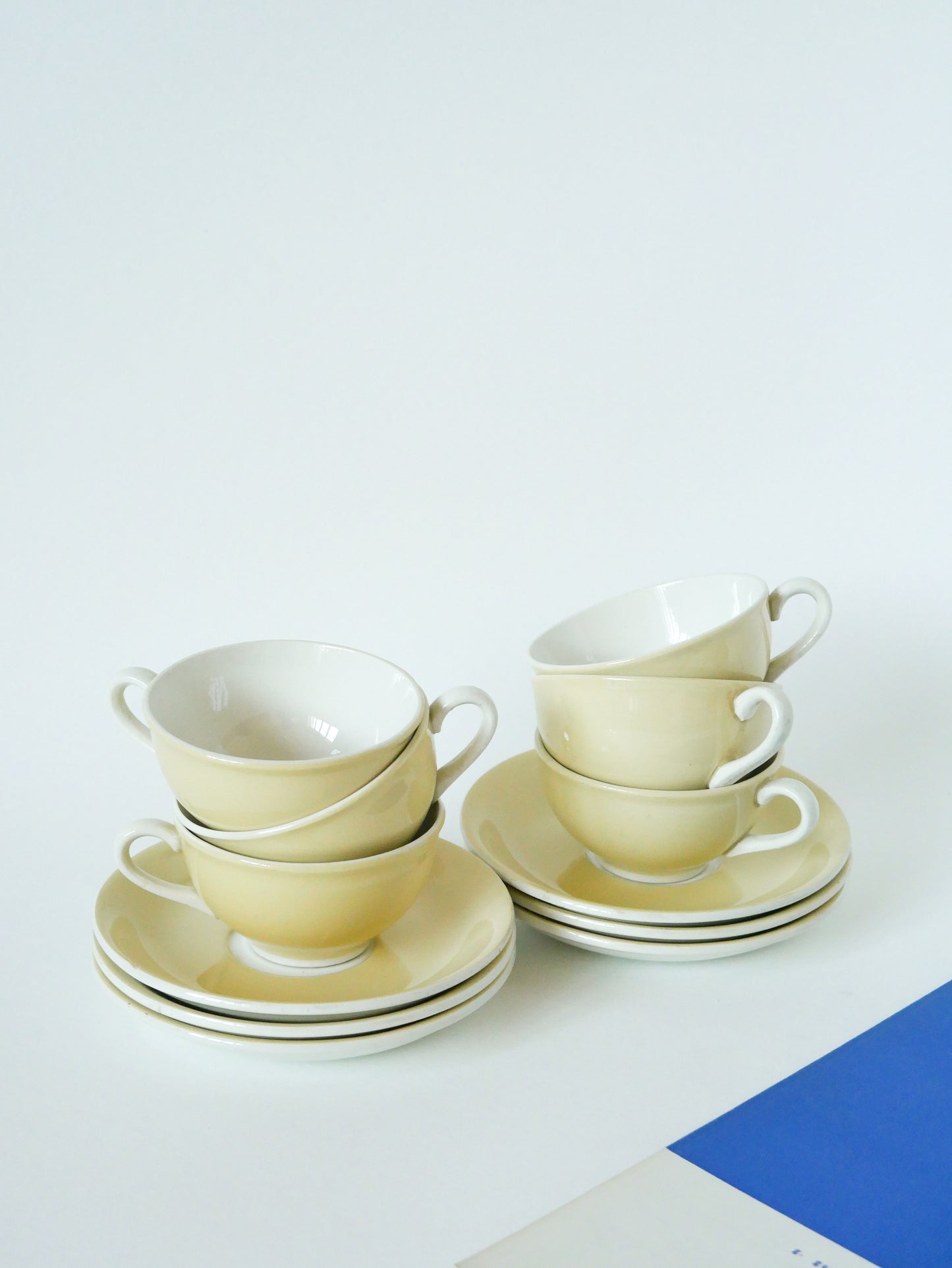 Ensemble de 6 tasses Pastel "Jaune" Digoin Sarreguemines, 1960