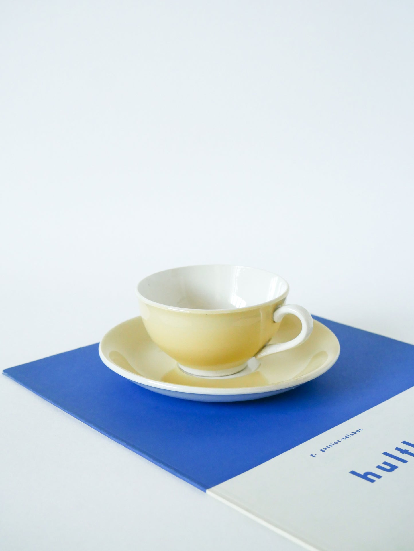 Ensemble de 6 tasses Pastel "Jaune" Digoin Sarreguemines, 1960