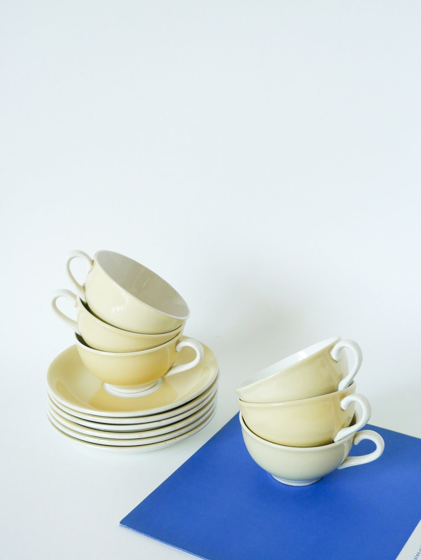 Ensemble de 6 tasses Pastel "Jaune" Digoin Sarreguemines, 1960