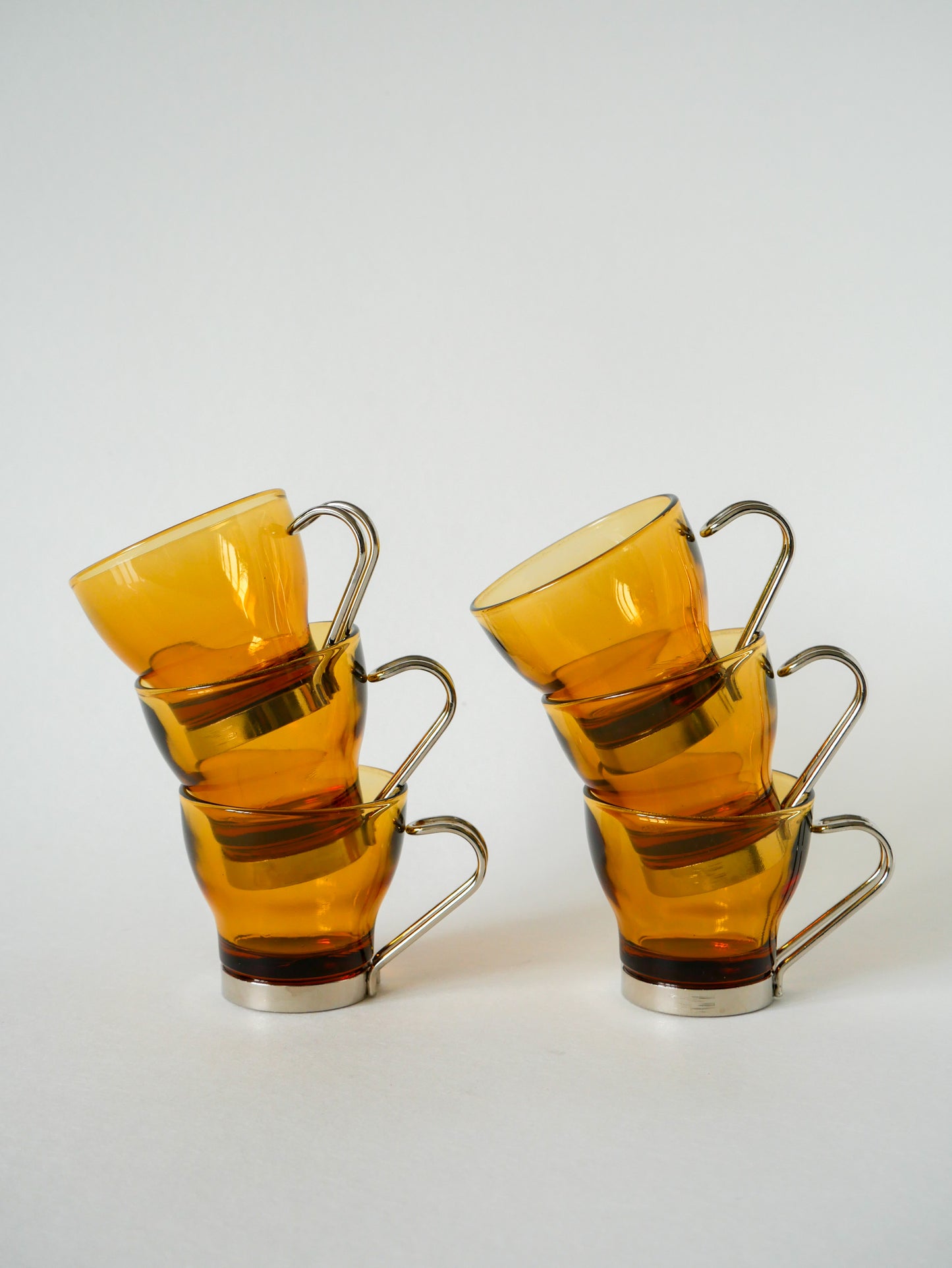 Ensemble de 6 tasses à café en verre ambré et chrome, Design, 1970