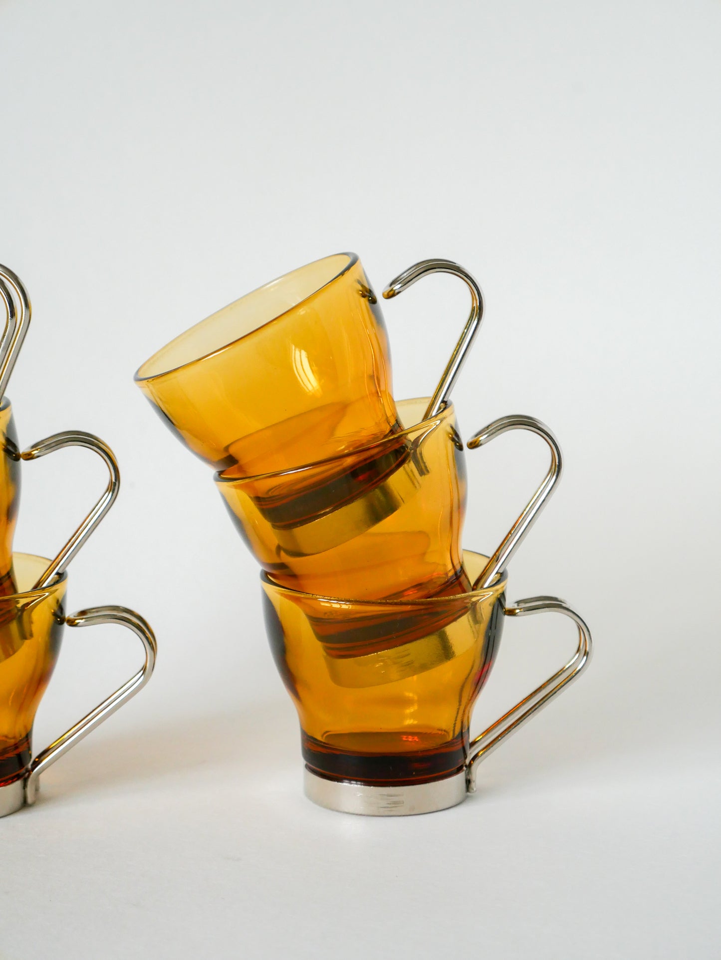 Ensemble de 6 tasses à café en verre ambré et chrome, Design, 1970