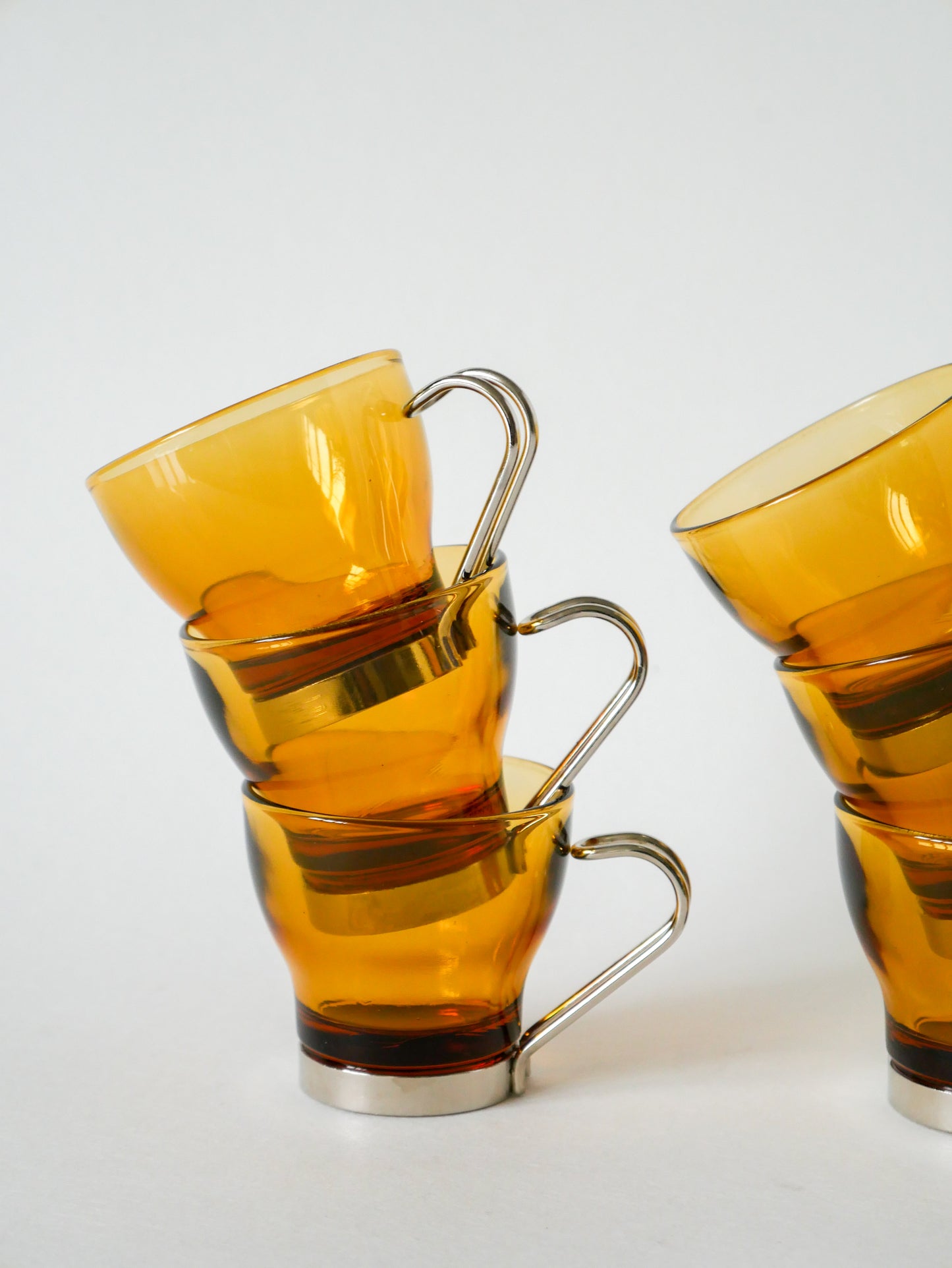 Ensemble de 6 tasses à café en verre ambré et chrome, Design, 1970