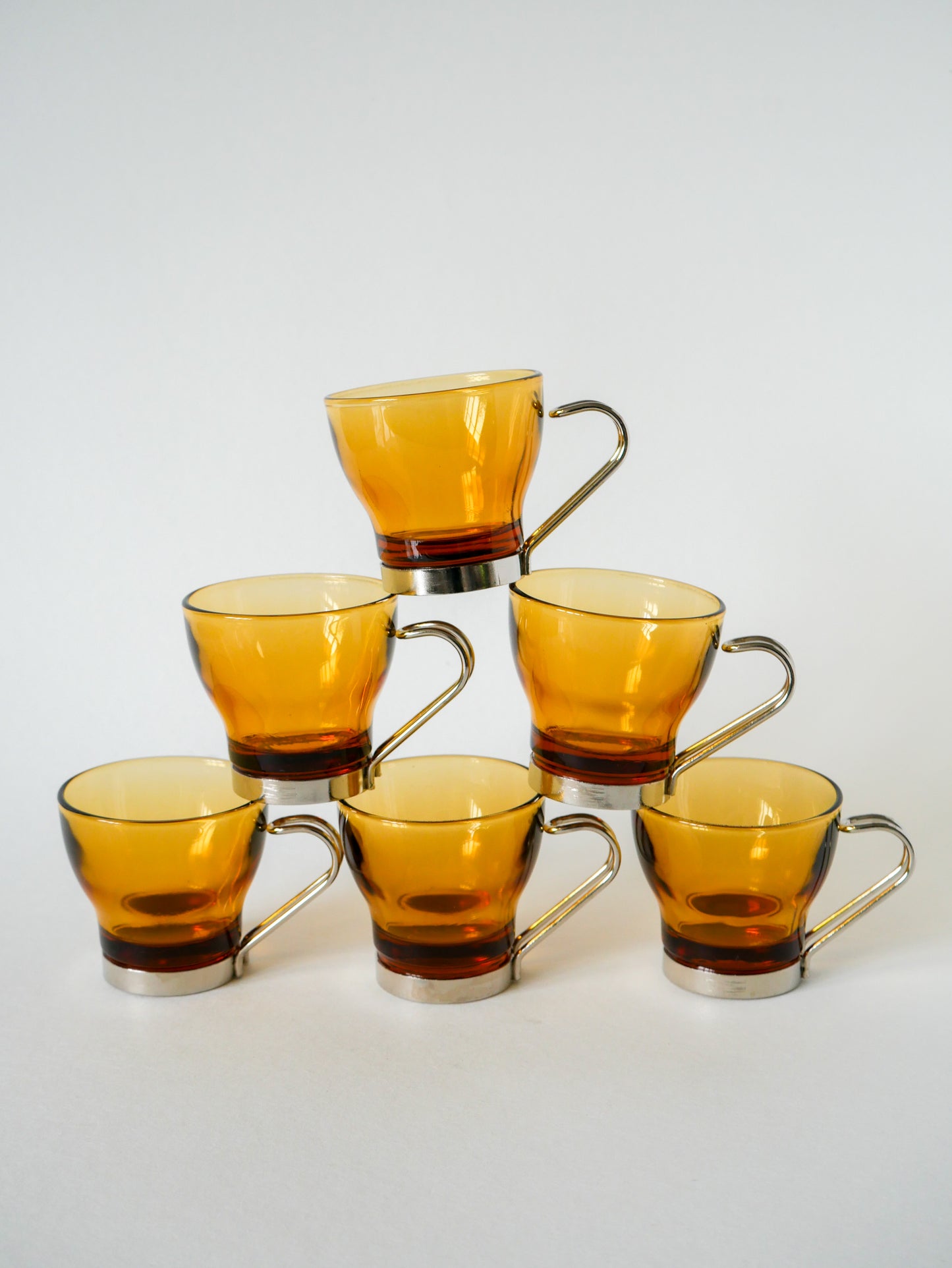 Ensemble de 6 tasses à café en verre ambré et chrome, Design, 1970