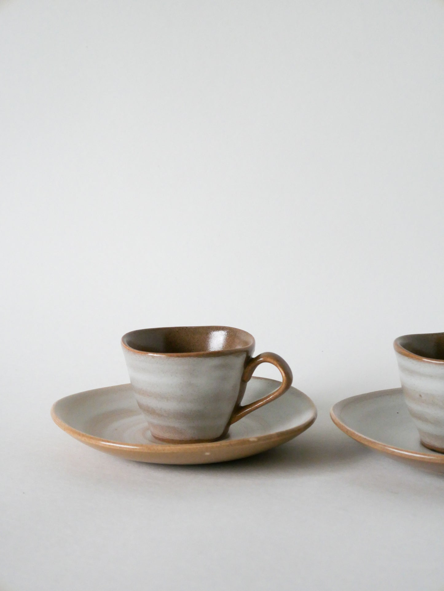 Paire de tasses en grès Niderviller, 1960