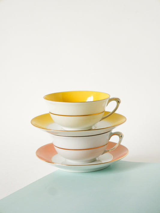 Duo de tasses à café colorées GDA Limoges, Rose et Jaune, Made in France, 1950