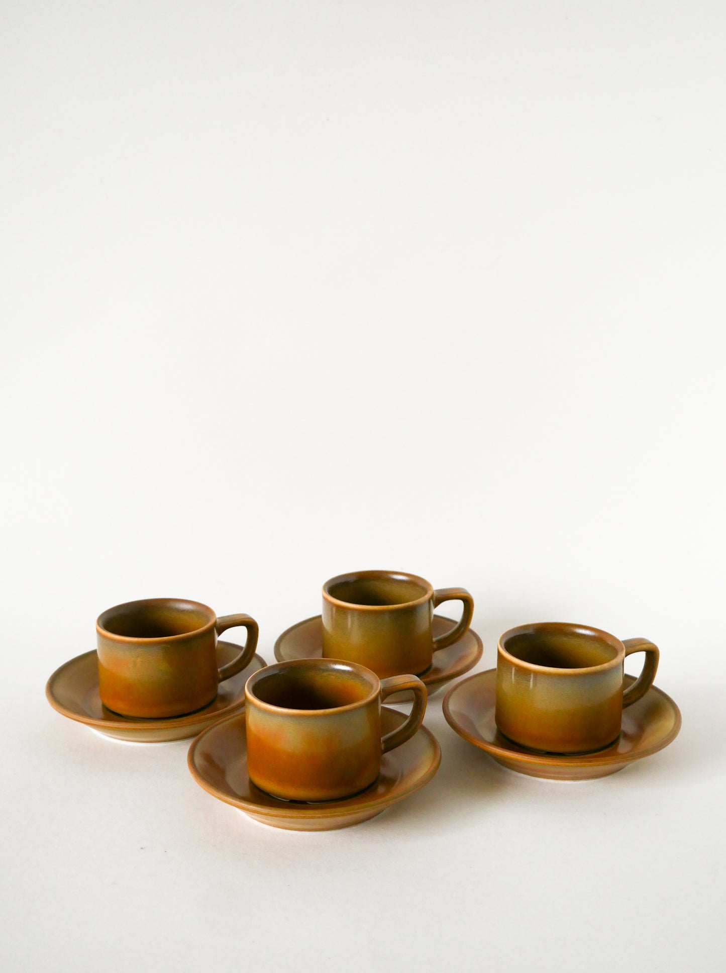 Ensemble de 4 tasses et sous-tasses à café en grès, style Bistrot, 1970