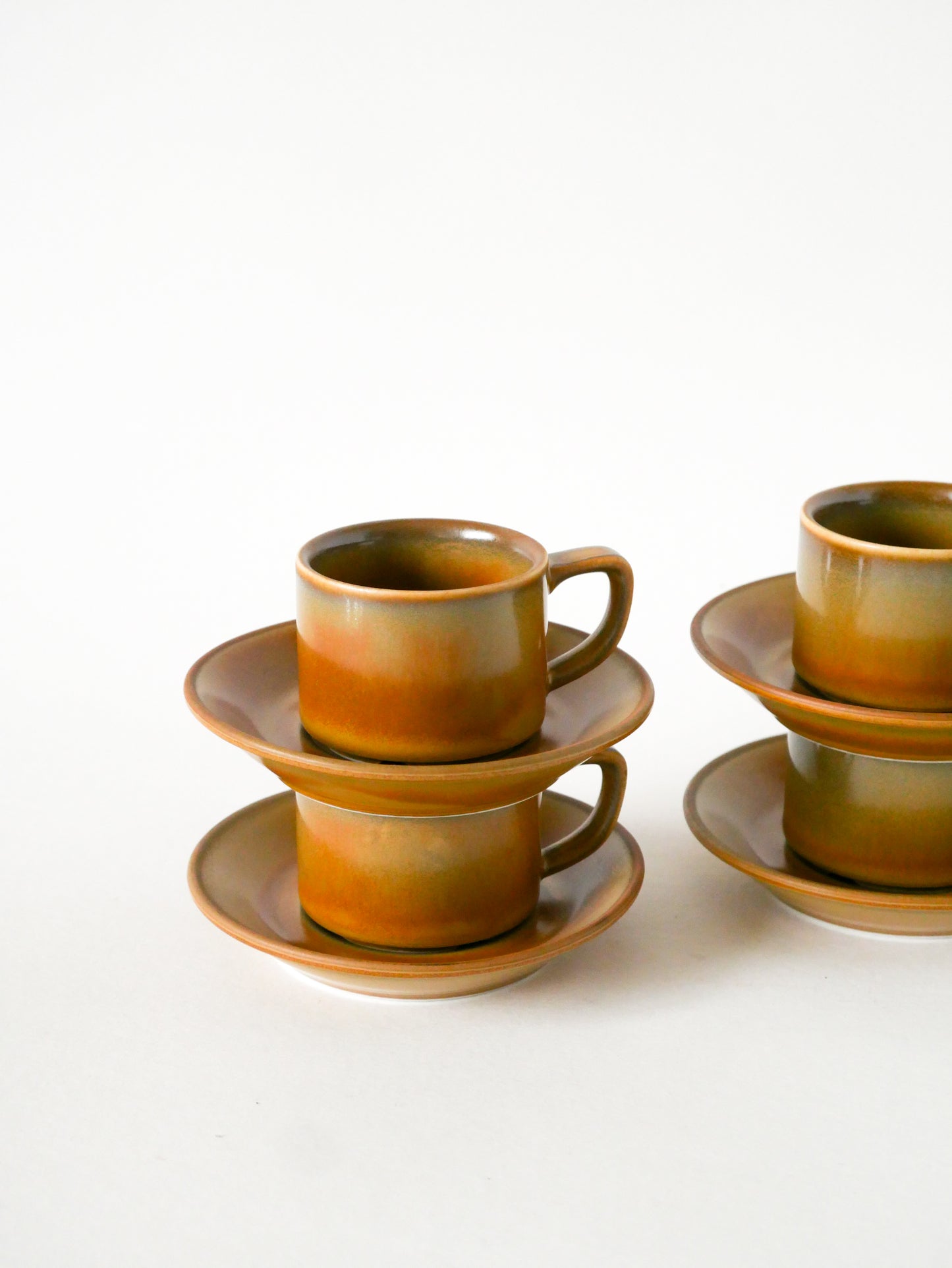 Ensemble de 4 tasses et sous-tasses à café en grès, style Bistrot, 1970