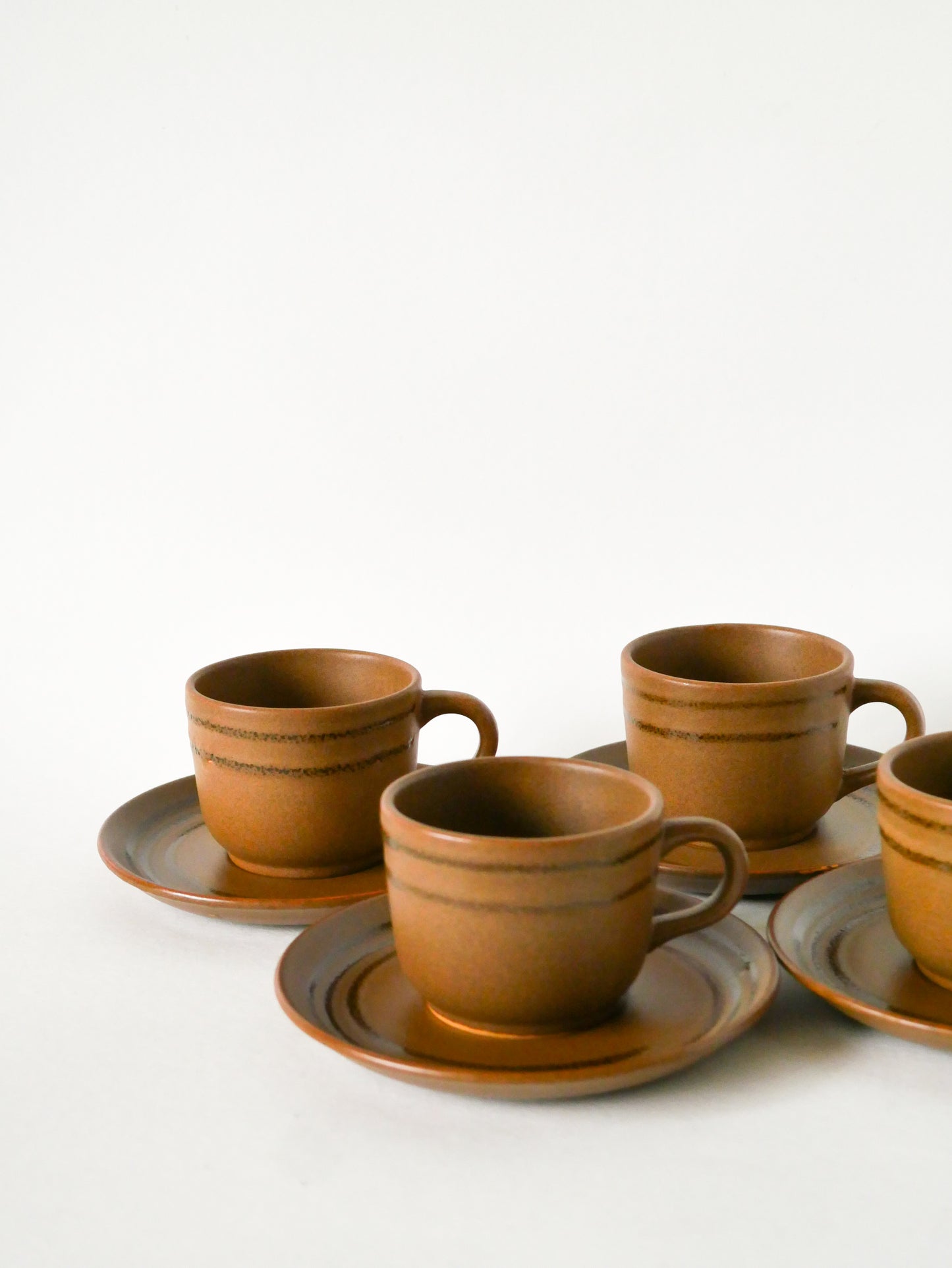 Ensemble de 4 tasses et sous-tasses à café en grès, Sarreguemines modèle Savoie, 1970