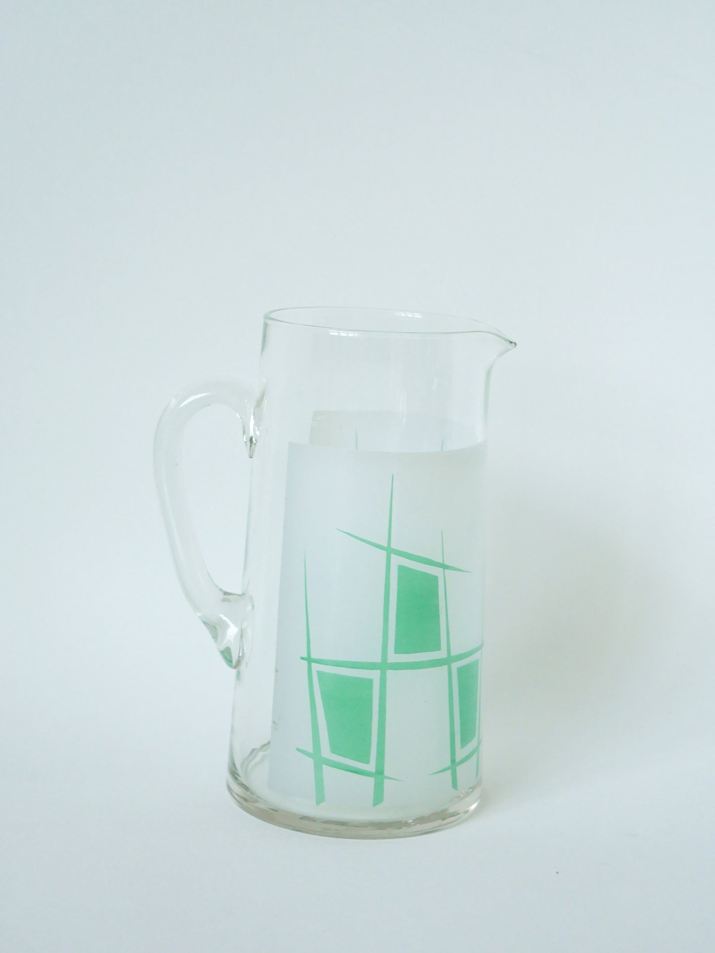 Pichet en verre et motifs psychés verts, Design, 1970