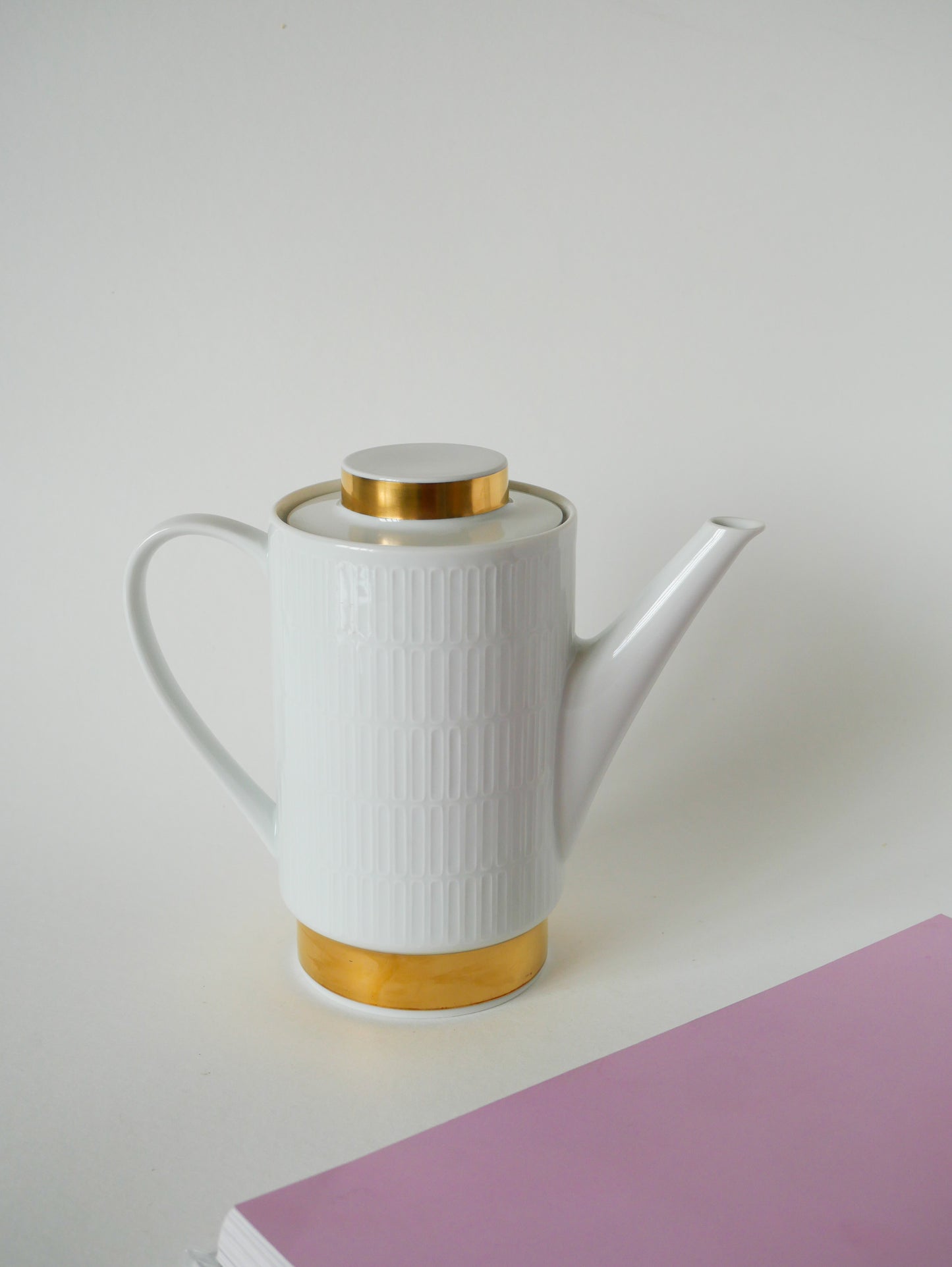 Théière en céramique blanc et doré, Made in Germany, Moderniste, Design 1970