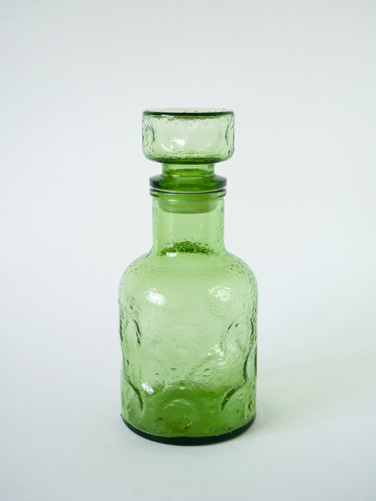 Carafe en verre bullé vert, 1970