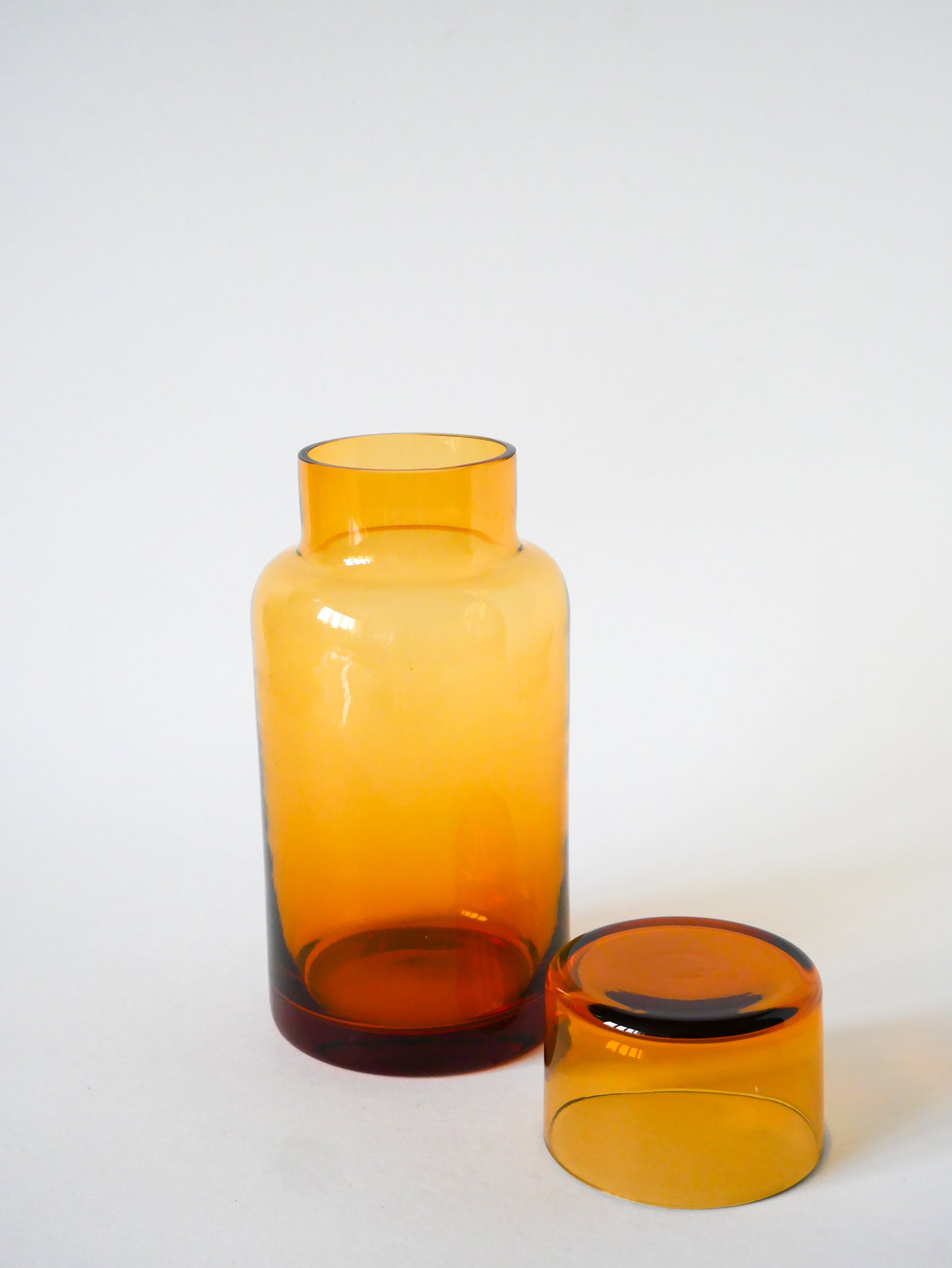 Carafe en verre ambré, Design, 1970