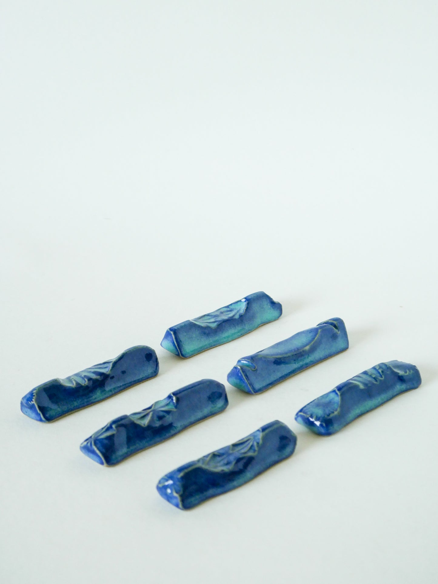 Ensemble de 6 porte-couteaux en céramique, fabrication artisanale, Bleu, 1970